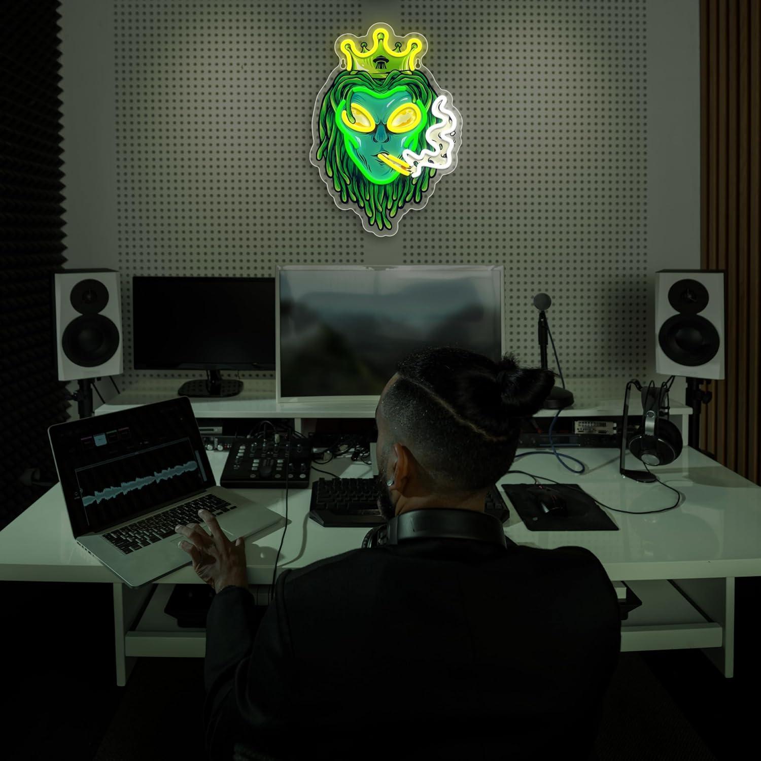 Luz de Neón Alienígena Verde LED 35x25cm USB Dimmable