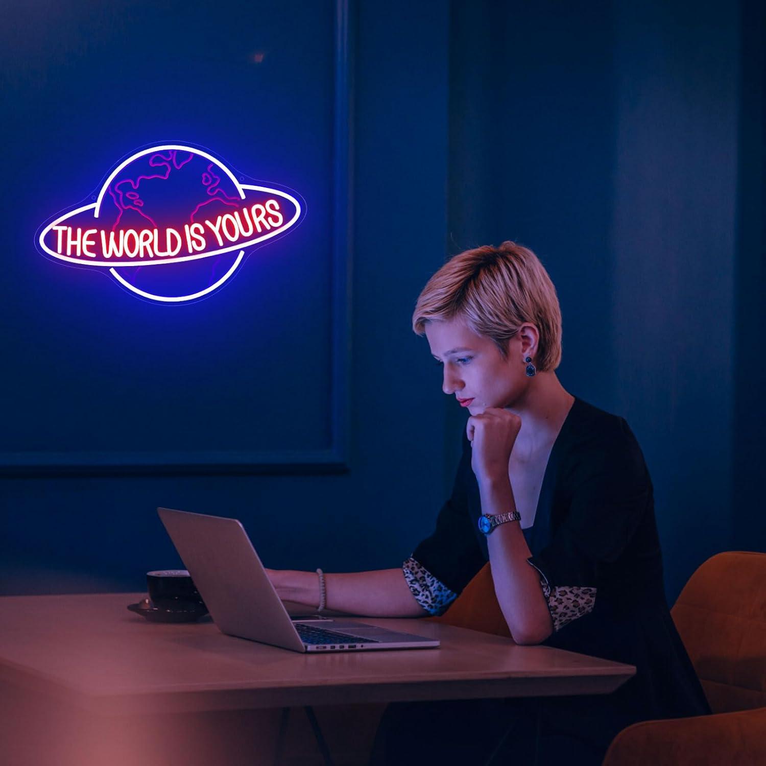 Luz Neón LED El Mundo Es Tuyo Fyle 43x27 cm Dimmable