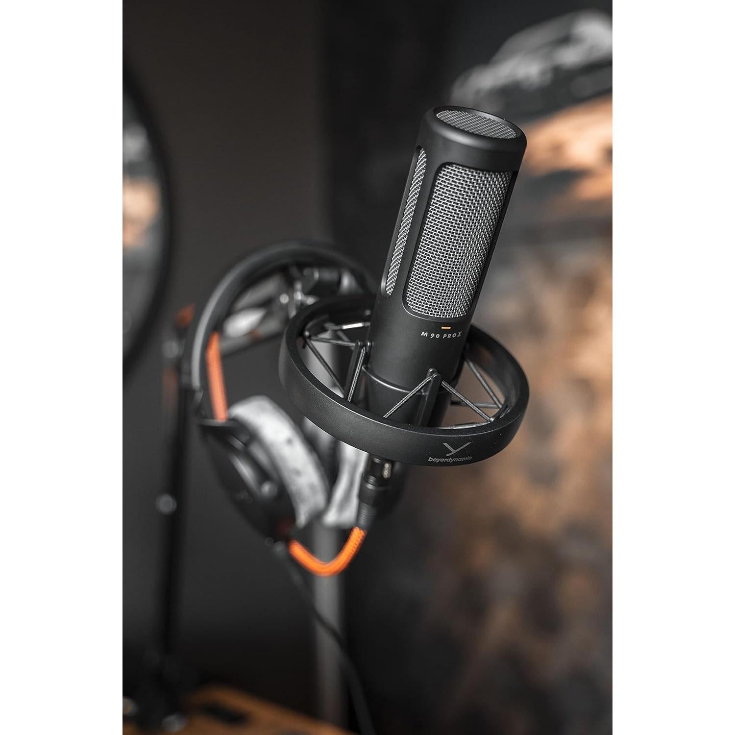 Micrófono de Condensador Beyerdynamic M 90 PRO X con Accesorios