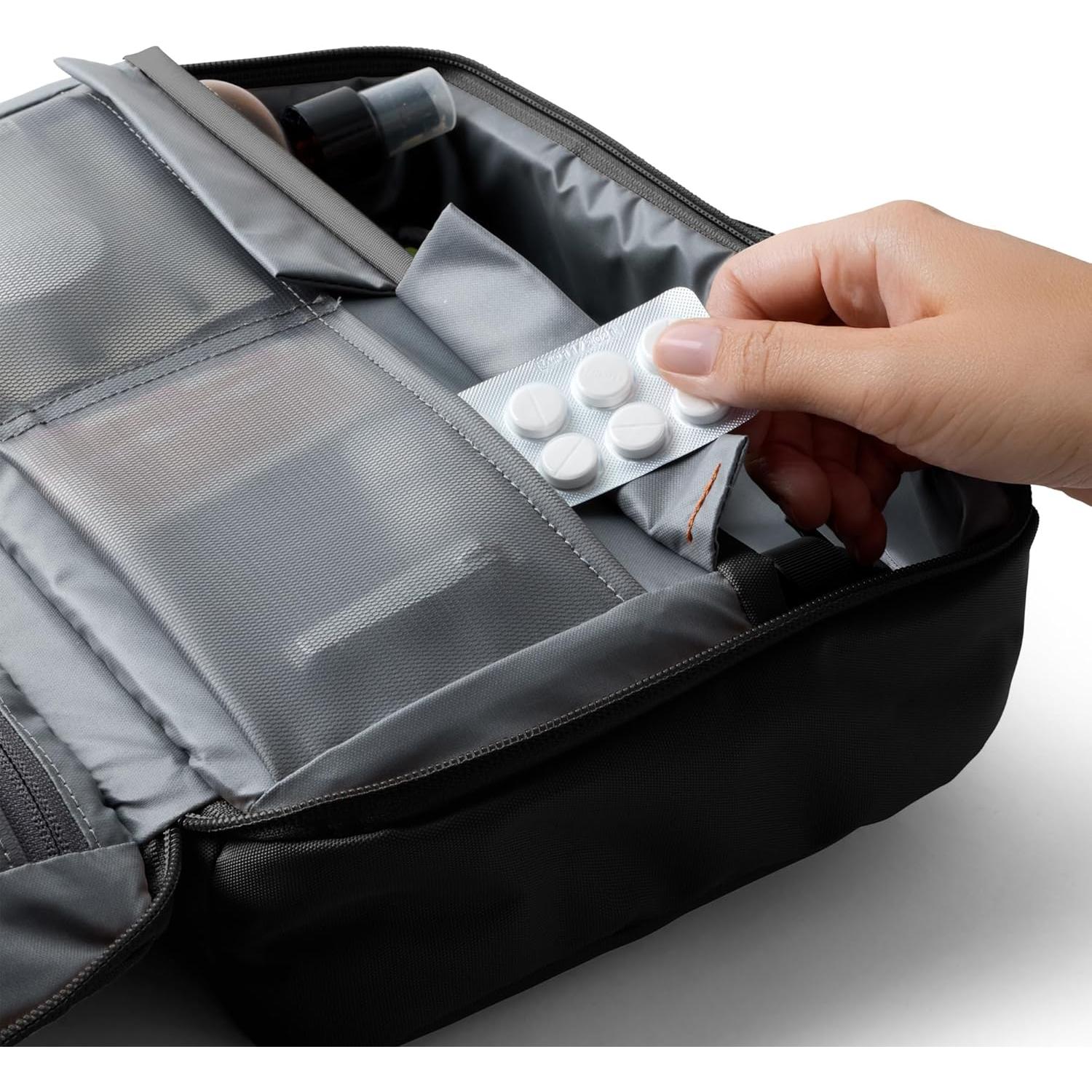 Kit de Aseo Colgante Bellroy Hanging Toiletry 8L Negro