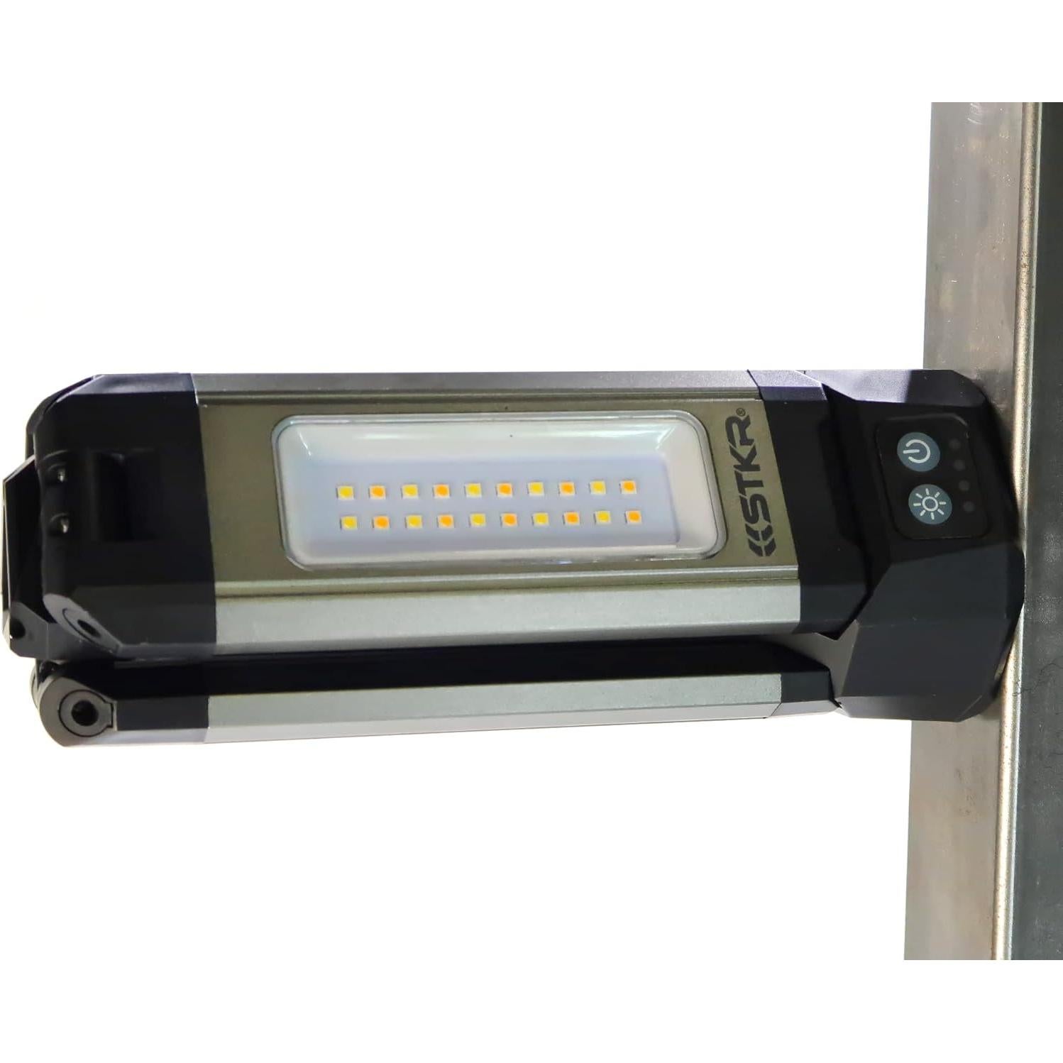 Luz de Trabajo LED STKR Concepts Tri-Mobile 2000 Lúmenes