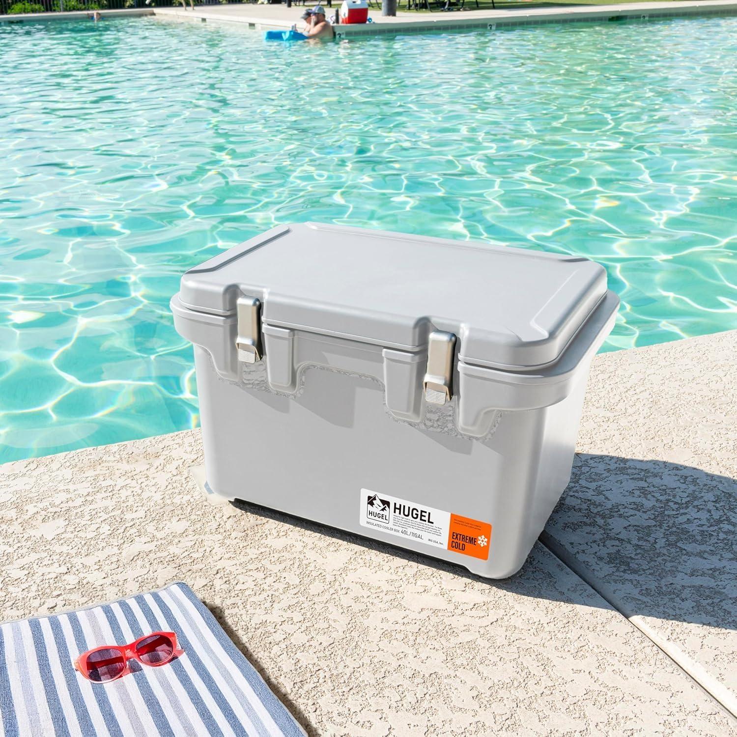 Cooler Duro IRIS USA 44 Qt Aislado Gris Claro con Correa Bungee