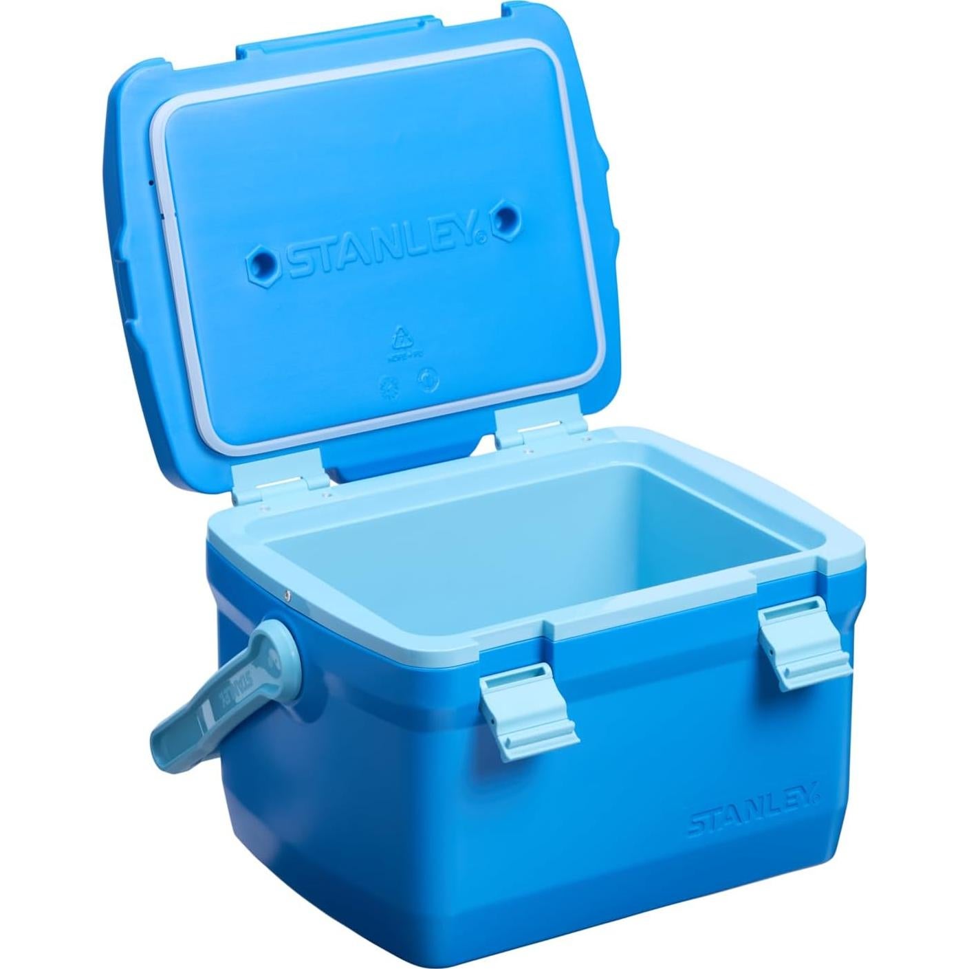Cooler Stanley Aventura 7QT Azul Aislado y a Prueba de Fugas