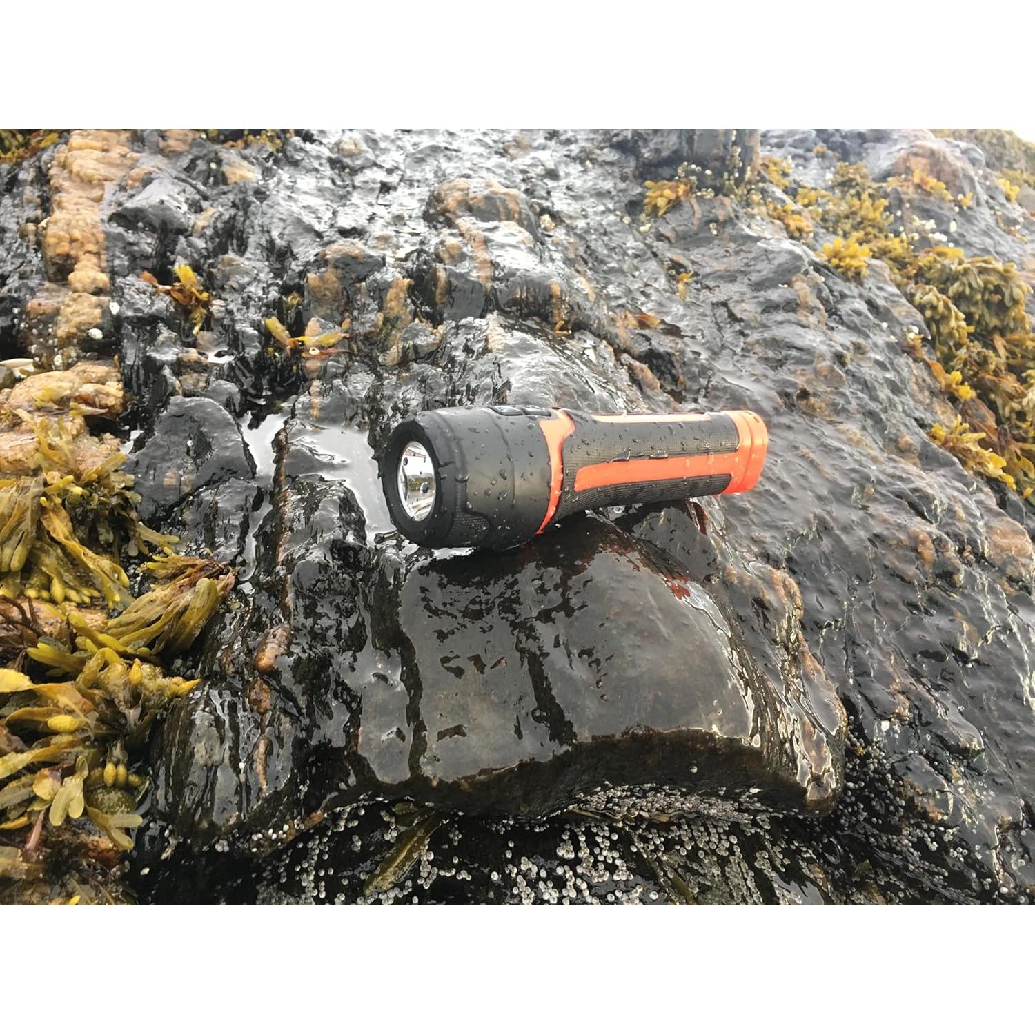 Linterna LED Impermeable Life Gear 330 Lúmenes Táctica