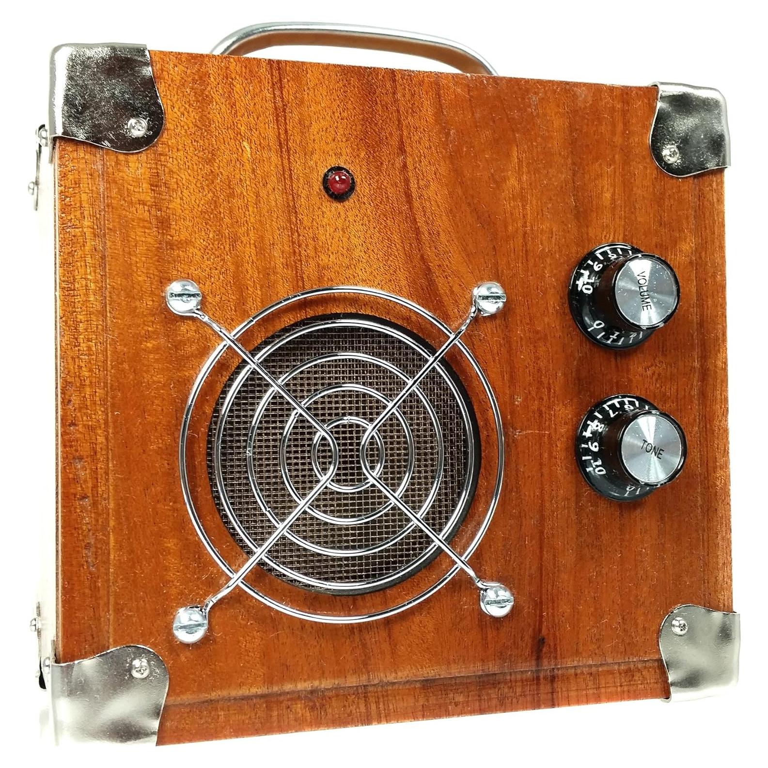 Amplificador de guitarra 2.5W C. B. Gitty en caja de madera