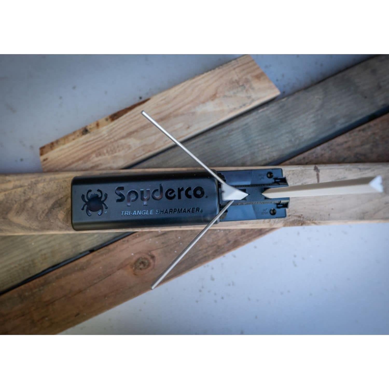 Afilador Spyderco Tri-Angle Premium con DVD y piedras cerámicas