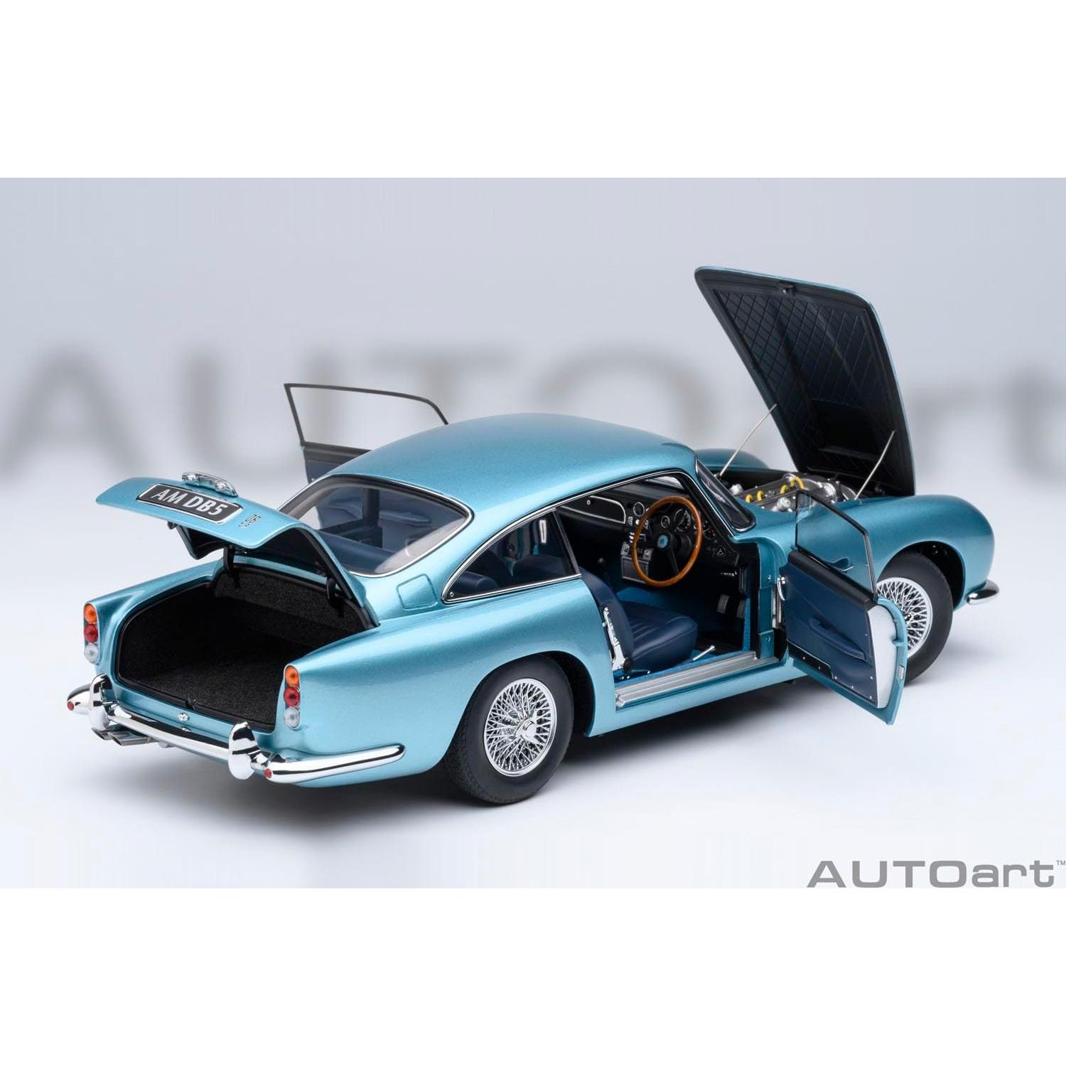 AUTOart 1:18 Aston Martin DB5 Diecast Perla Azul Claro