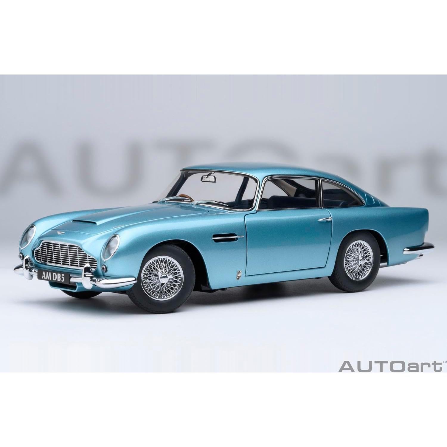 AUTOart 1:18 Aston Martin DB5 Diecast Perla Azul Claro