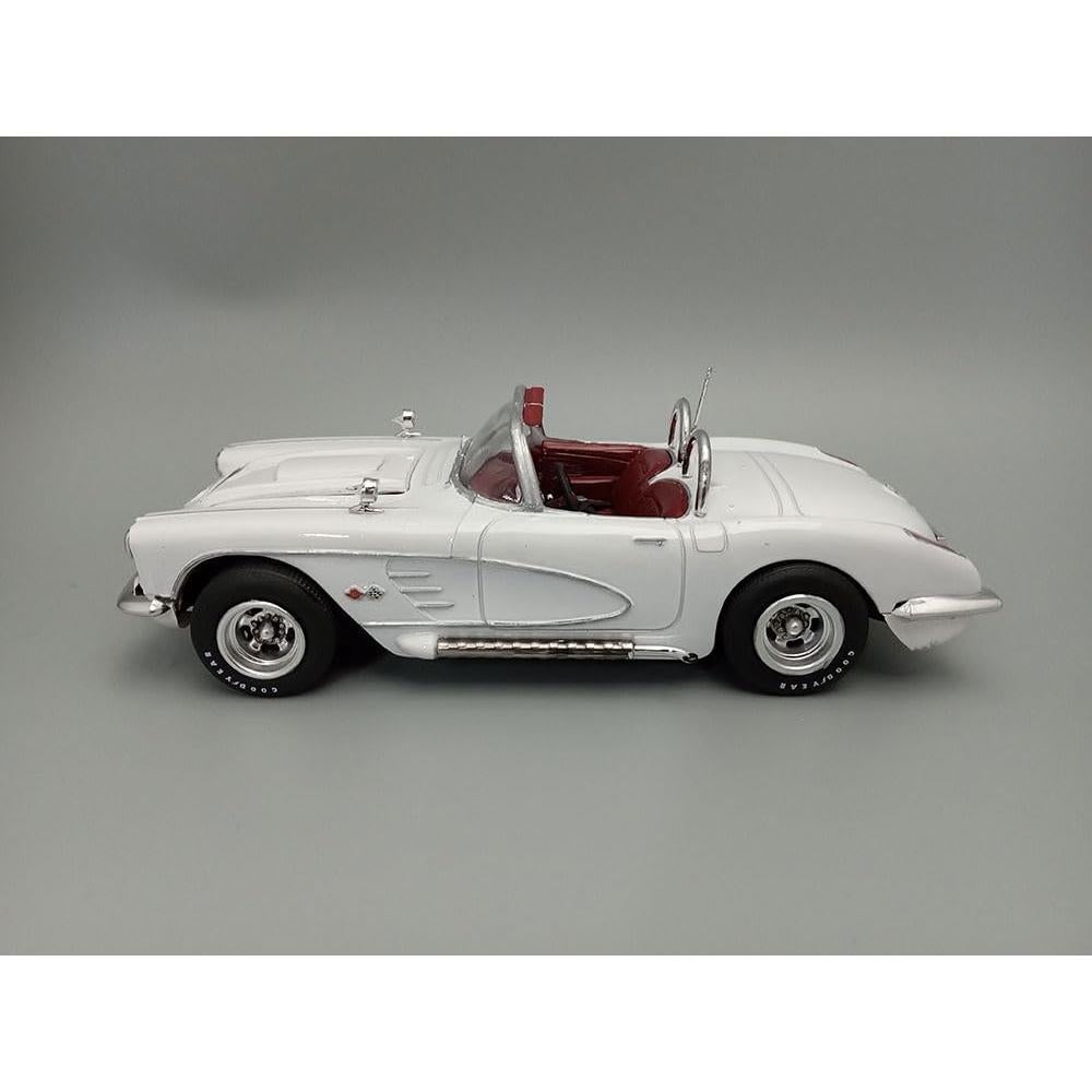 Kit de Modelo AMT Chevrolet Corvette 1960 Escala 1:25