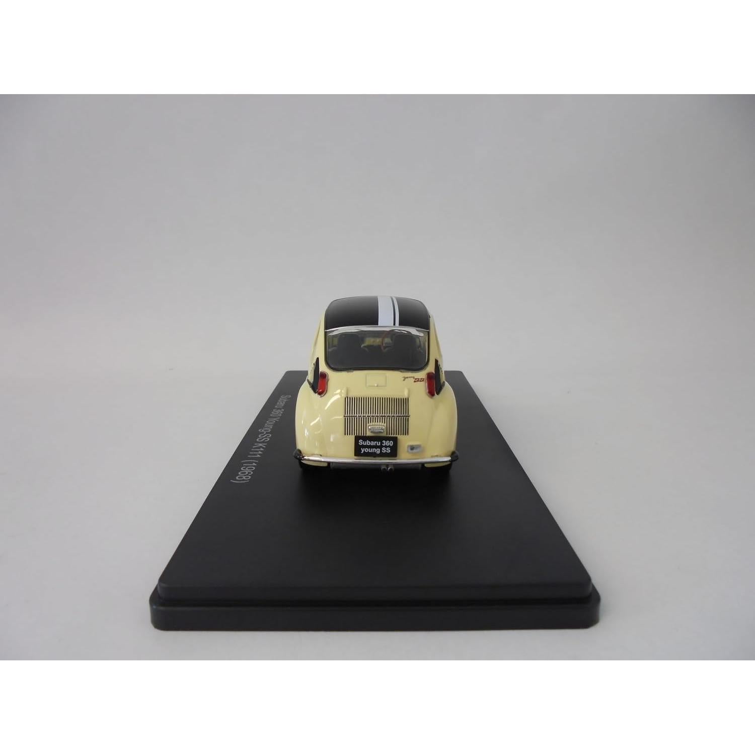 Coche en miniatura OPO 10 Subaru 360 Young SS 1:24 Diecast