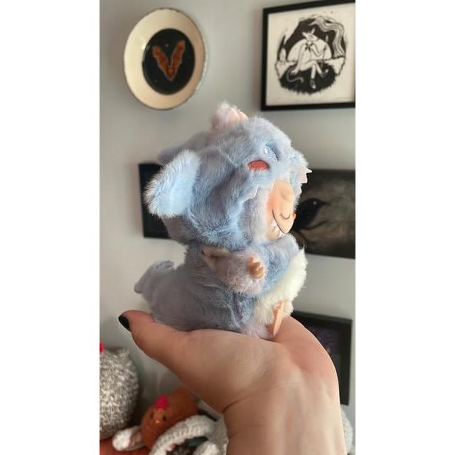 Conjunto de Ropa para Muñeca LABUBU 17cm - Vestido y Pasador