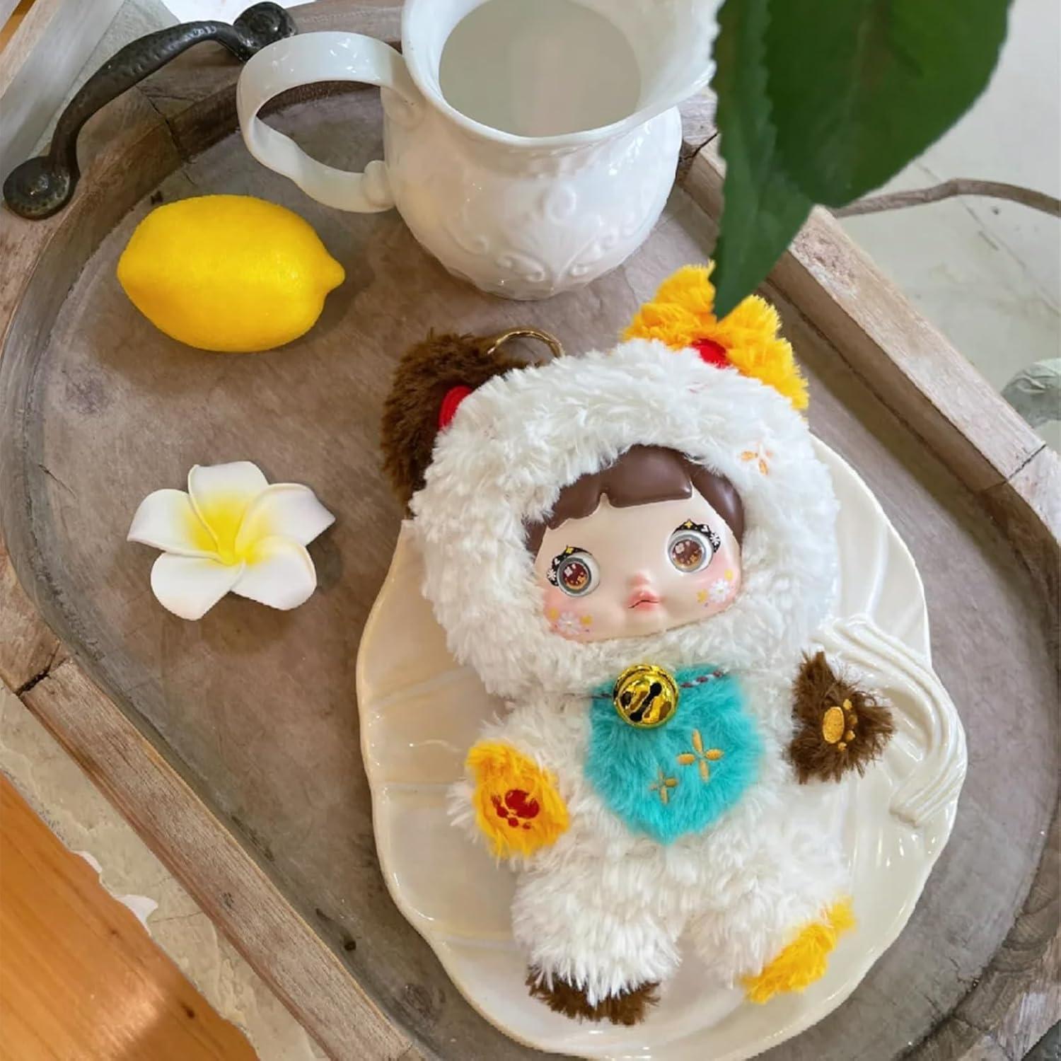 Muñeca de Peluche CALEMBOU Kawaii Nommi 16-18 cm Sorpresa