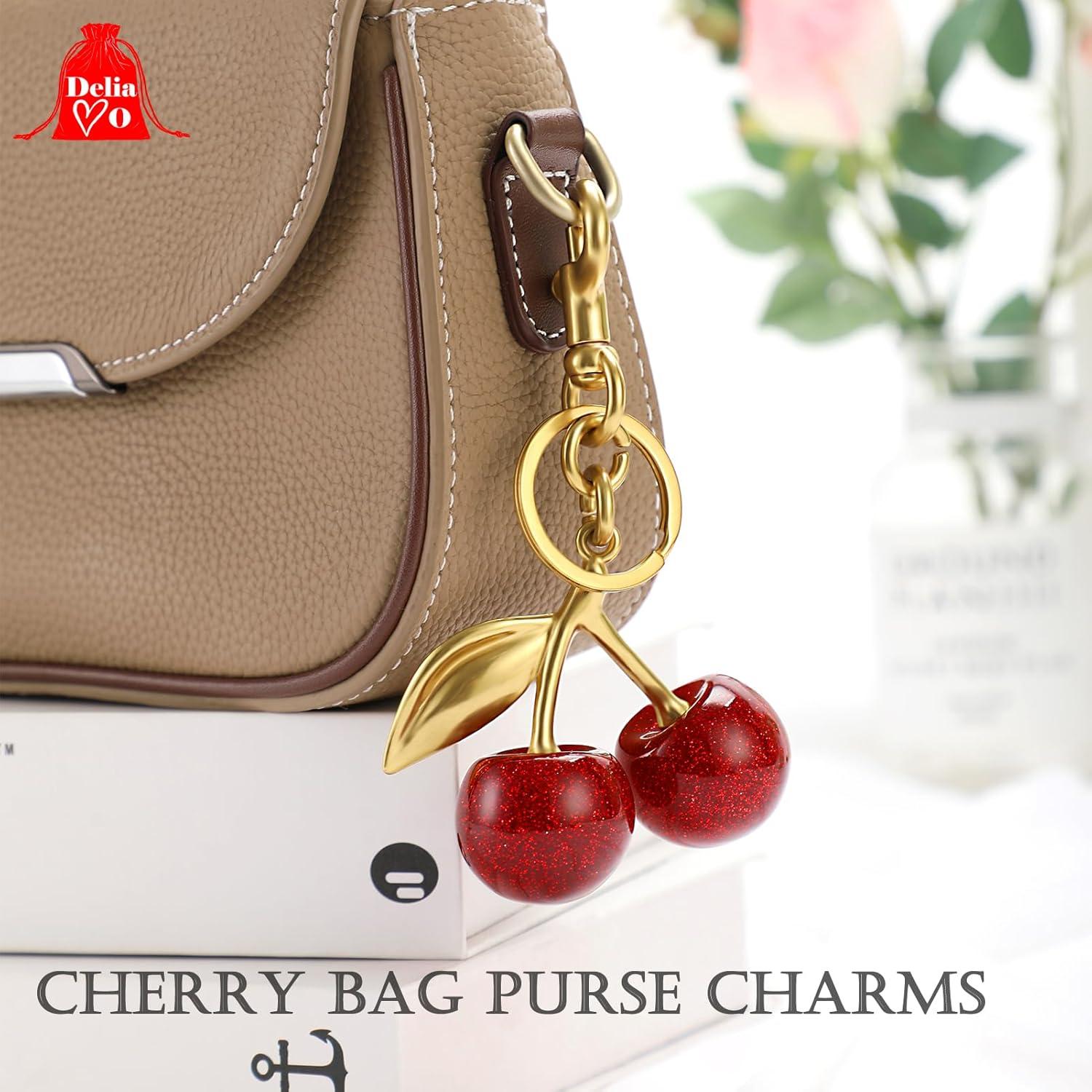 Llavero de Cereza Brillante - Accesorio de Moda para Mujeres