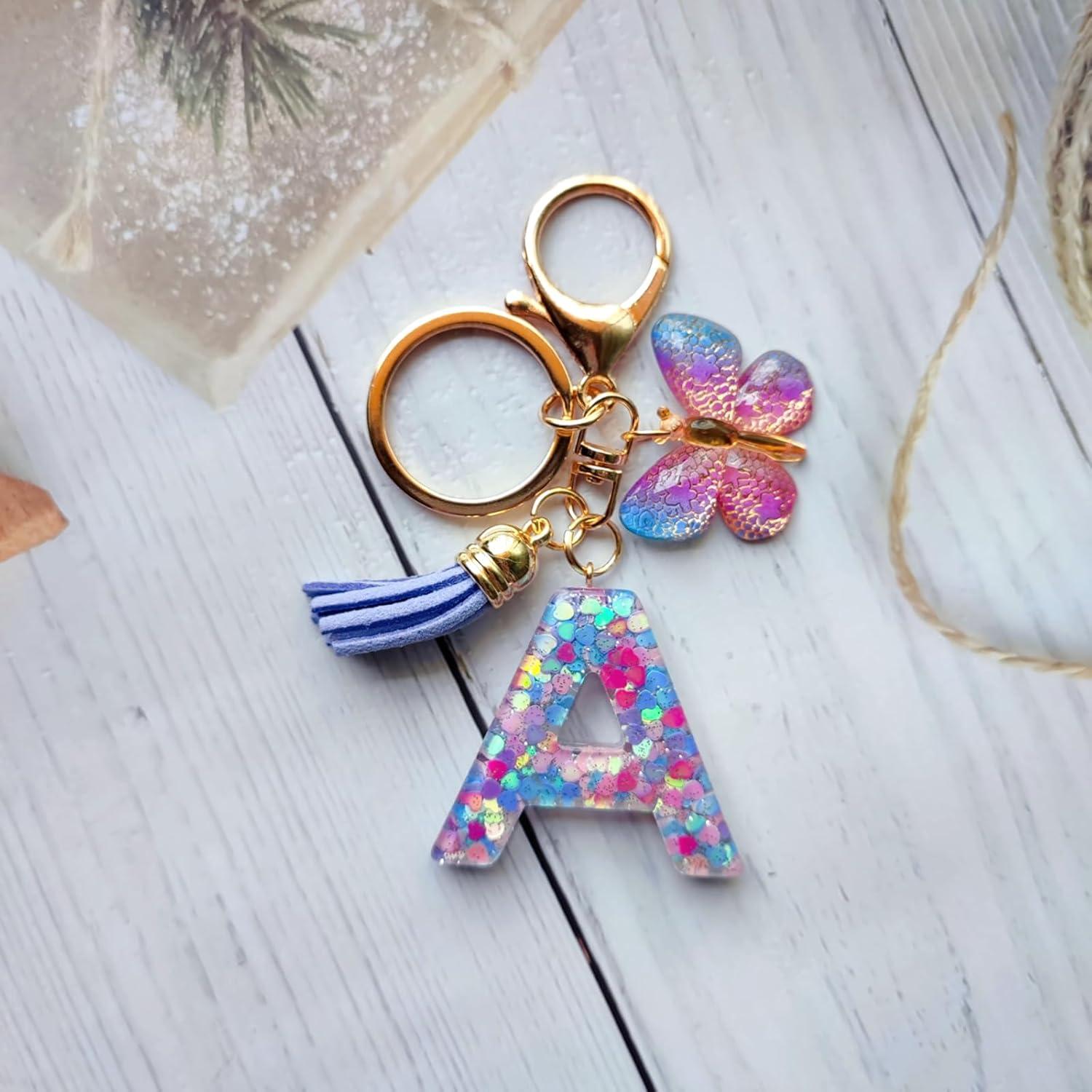 Llavero Inicial Personalizado con Borlas Mariposa Rosa y Verde