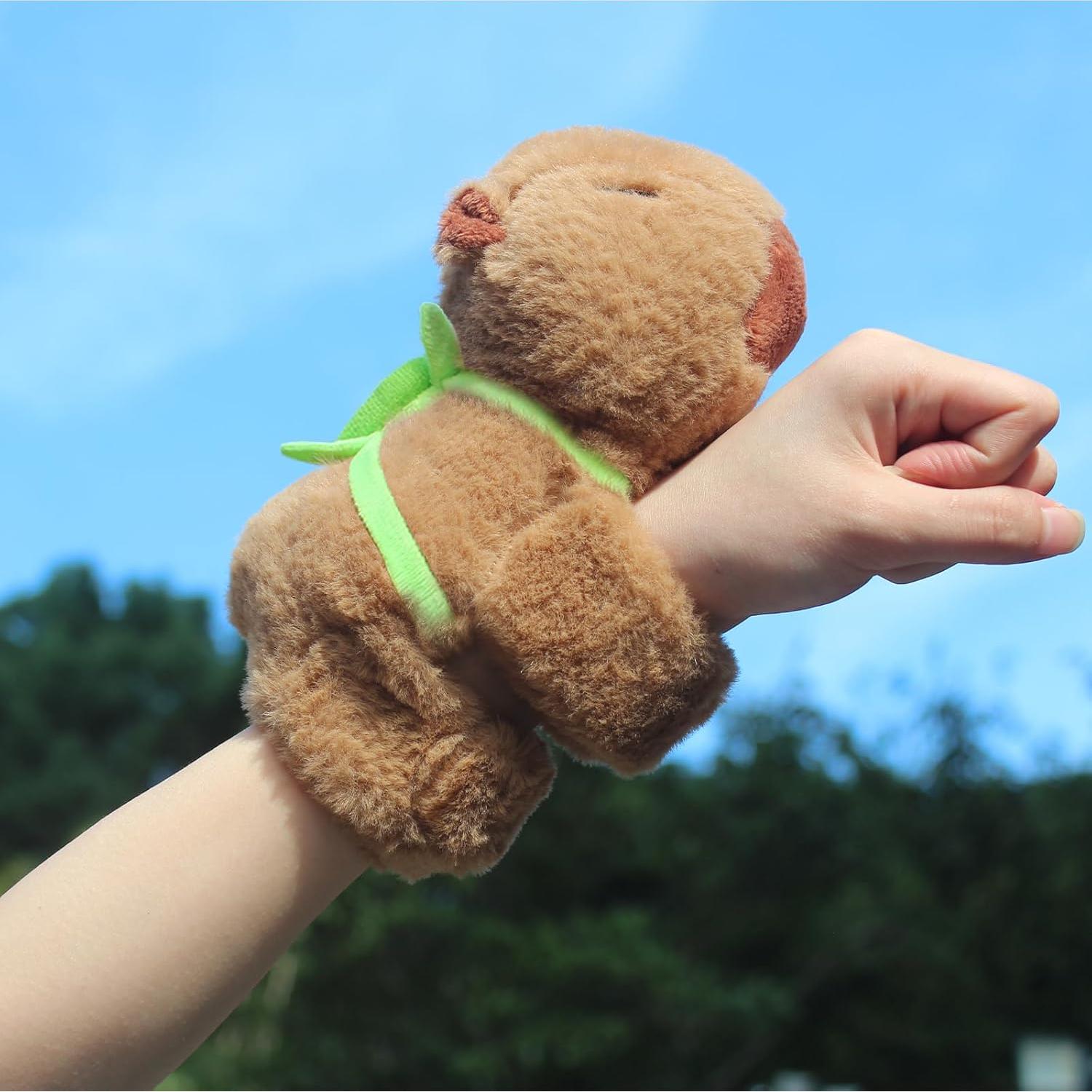 Brazaletes de Golpe de Peluche Capibara Brillianceice - 2 Pcs