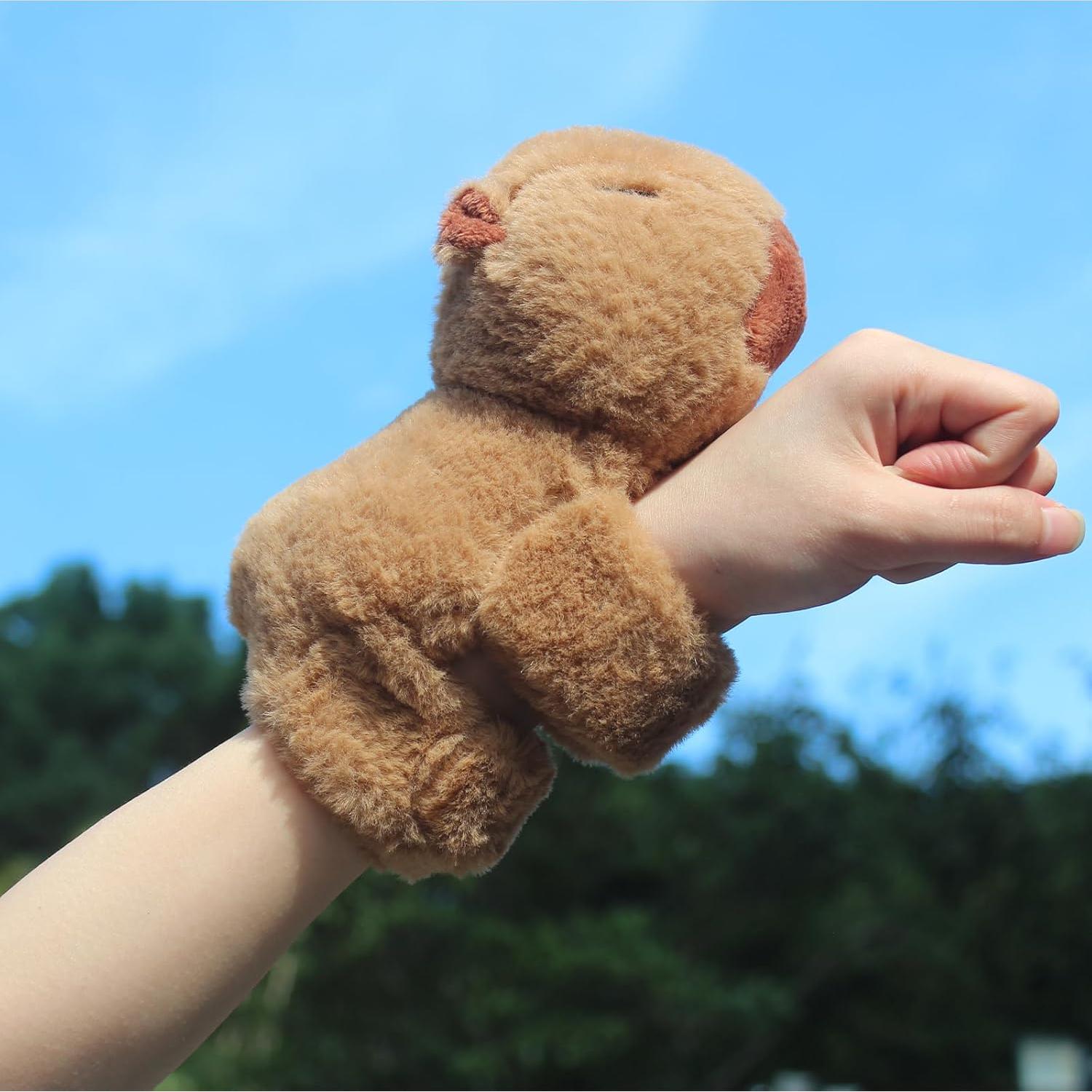 Brazaletes de Golpe de Peluche Capibara Brillianceice - 2 Pcs