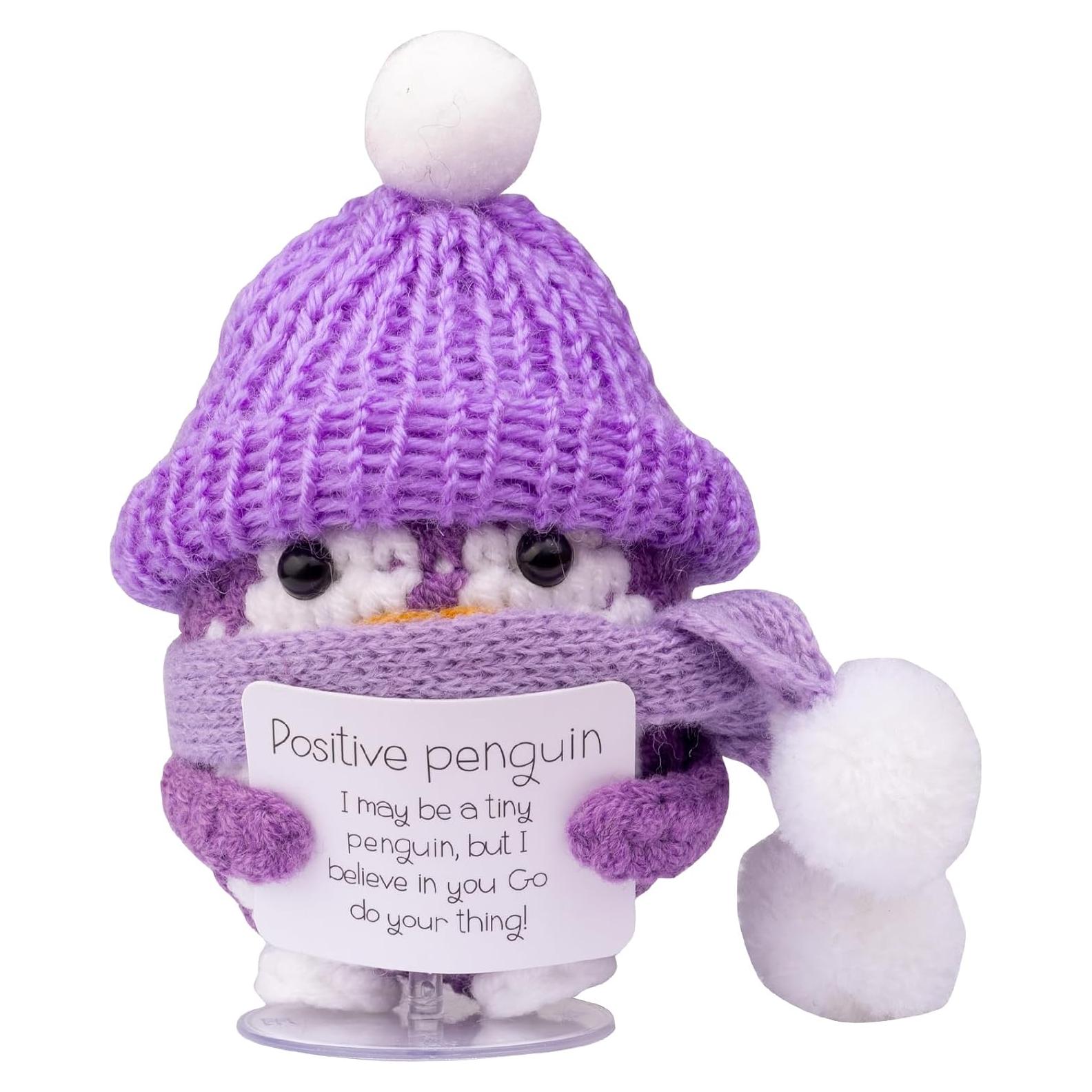 Pingüino Navideño de Ganchillo CoFuBcad con Mensajes Positivos