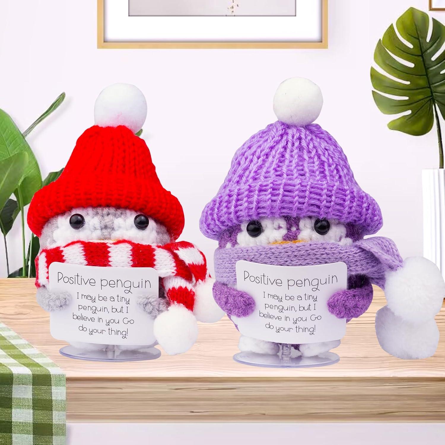 Pingüino Navideño de Ganchillo CoFuBcad con Mensajes Positivos