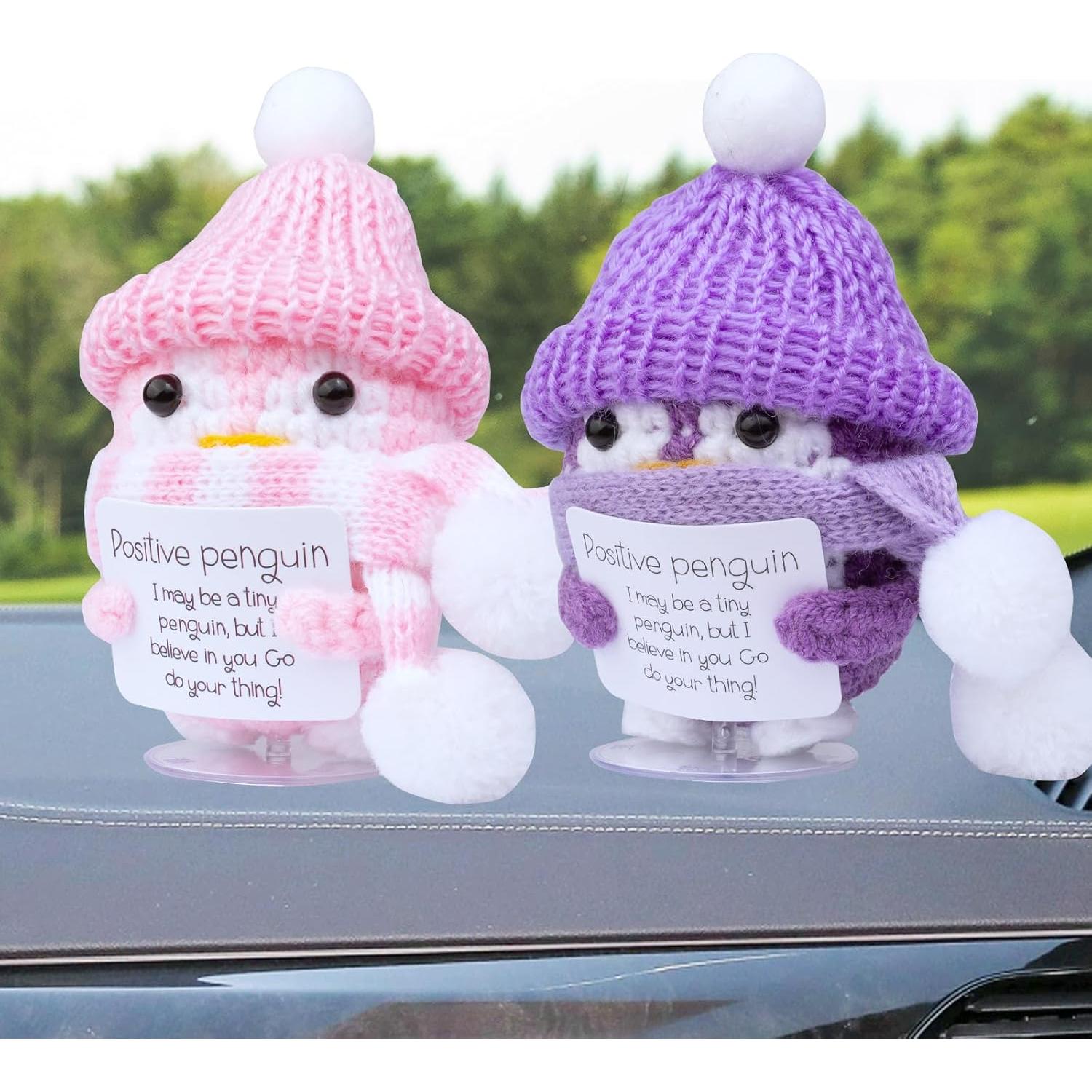 Pingüino Navideño de Ganchillo CoFuBcad con Mensajes Positivos