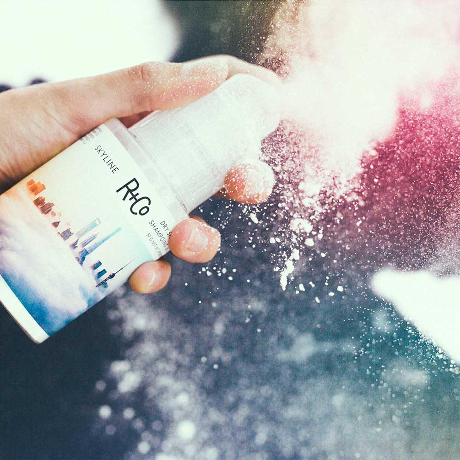 Polvo de Champú Seco R+Co Skyline 29.57 ml - Absorbe Aceite y Aumenta Volumen