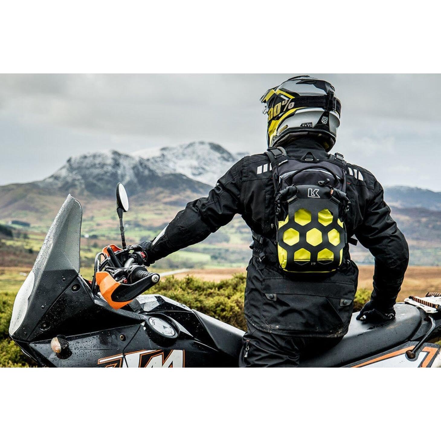 Mochila de Aventura Kriega Trail 9 Negra 9L Impermeable