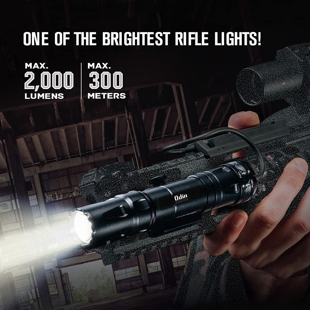 Linterna Táctica OLIGHT Odin 2000 Lúmenes Recargable