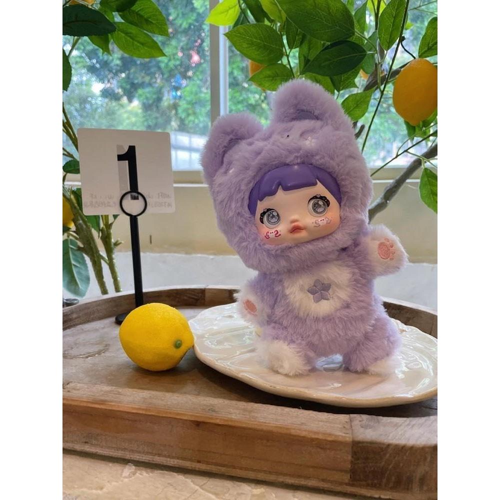 Muñeca de Peluche Nommi 17cm Kawaii Caja Sorpresa Colectible