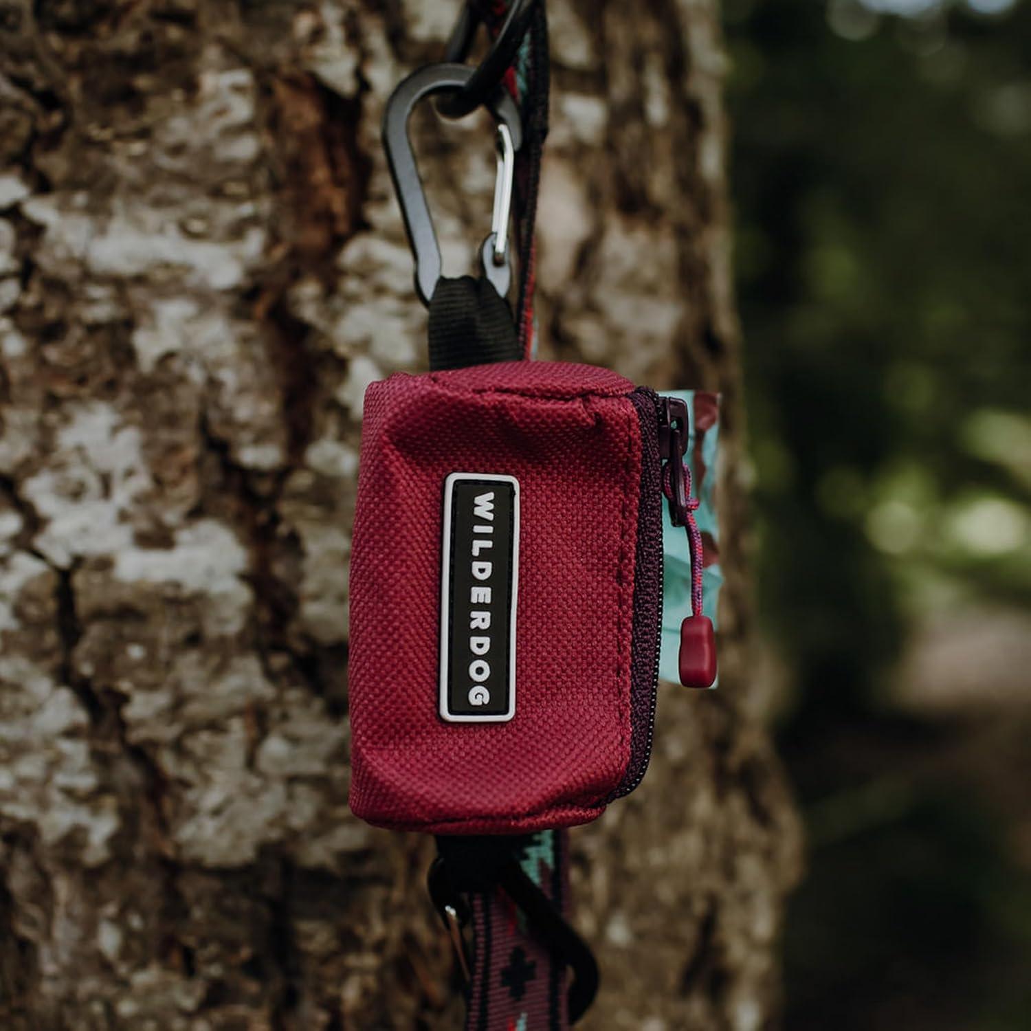 Soporte para bolsas de excremento de perro Wilderdog Berry