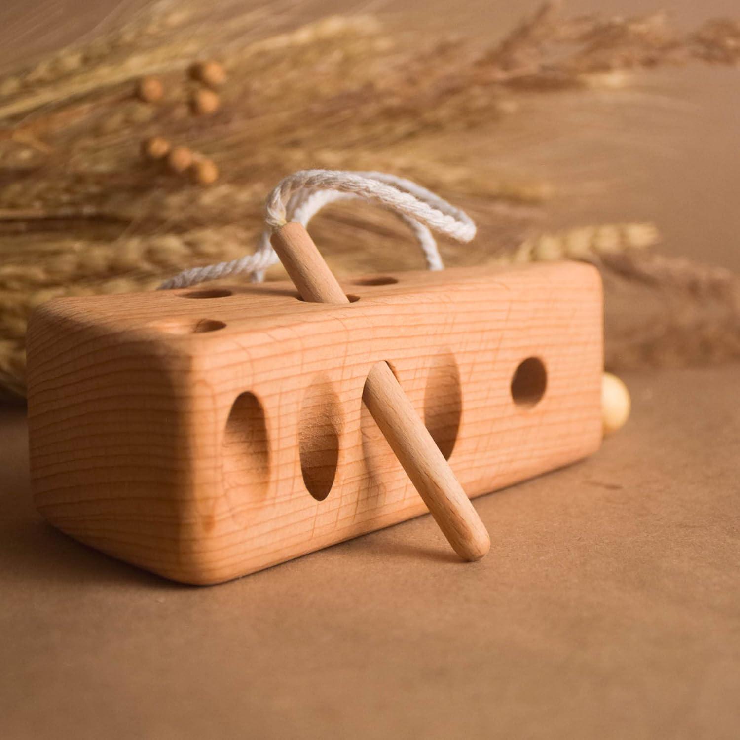 Juguete de Enhebrar de Madera Montessori Queso 20x7x8 cm