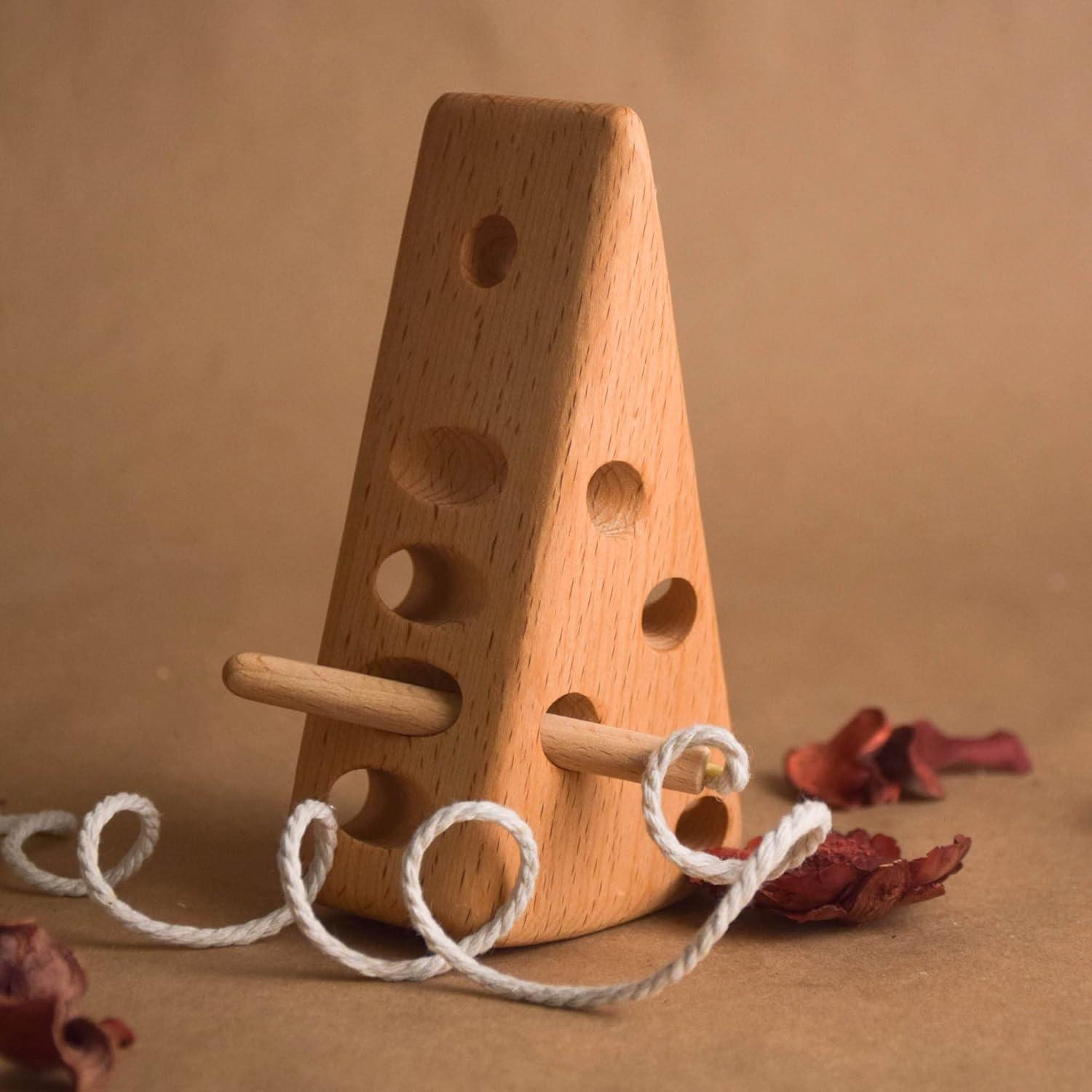Juguete de Enhebrar de Madera Montessori Queso 20x7x8 cm