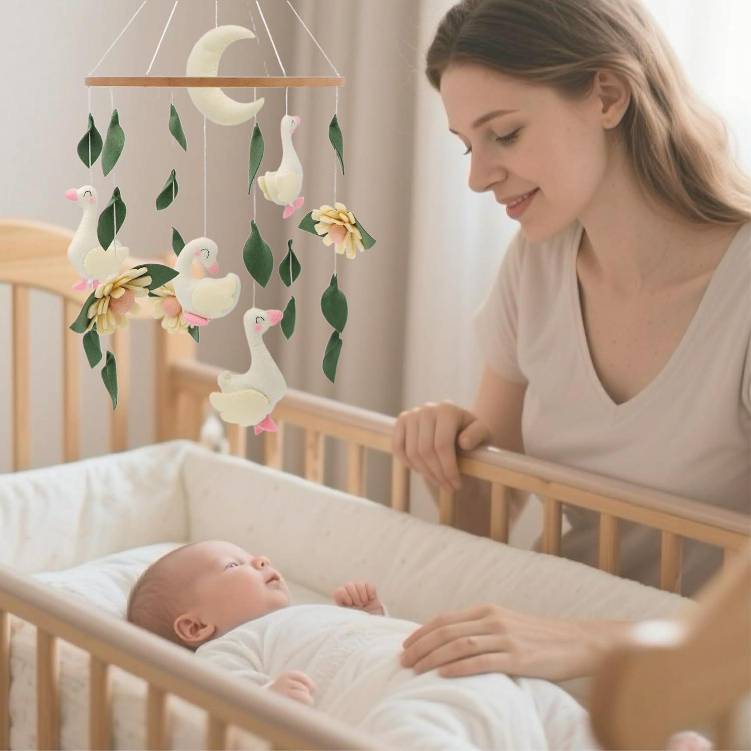 Móvil de Cuna Ganso Gueiddi Hecho a Mano 24x24 cm