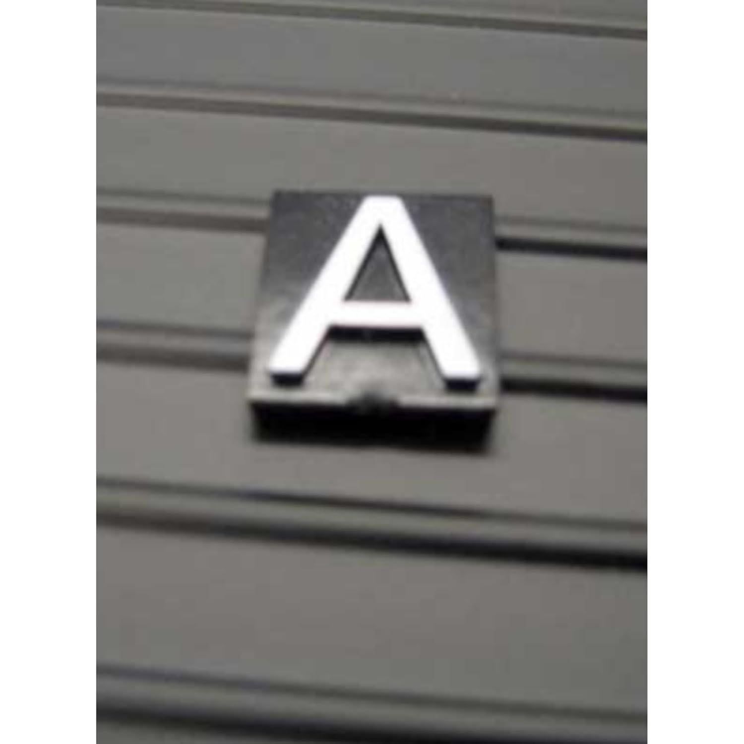 Personajes Magnéticos Quartet Helvetica 1" 128 Letras Blancas