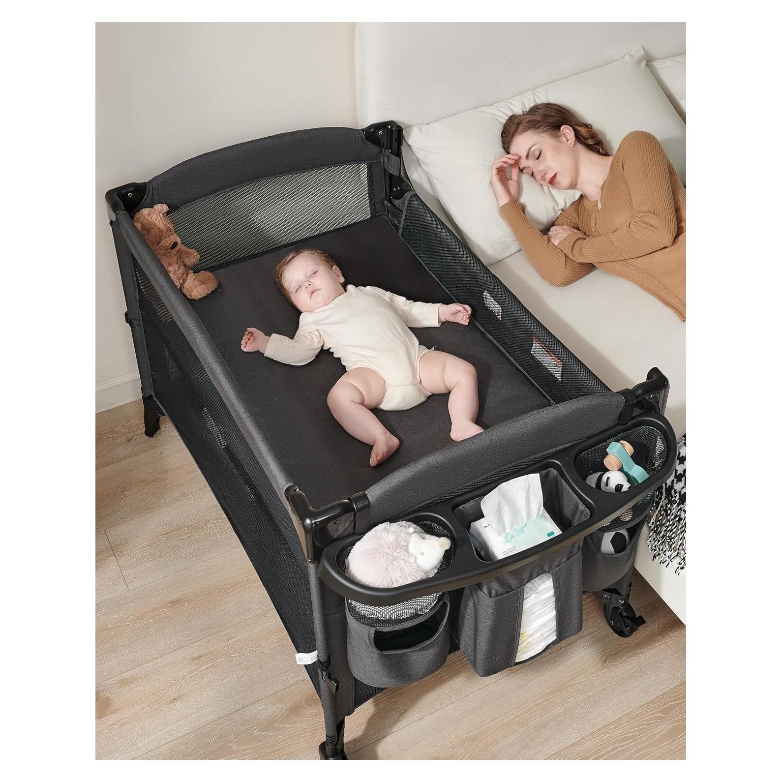 Cuna de lado AirClub 4 en 1 con mesa de cambio y parque infantil
