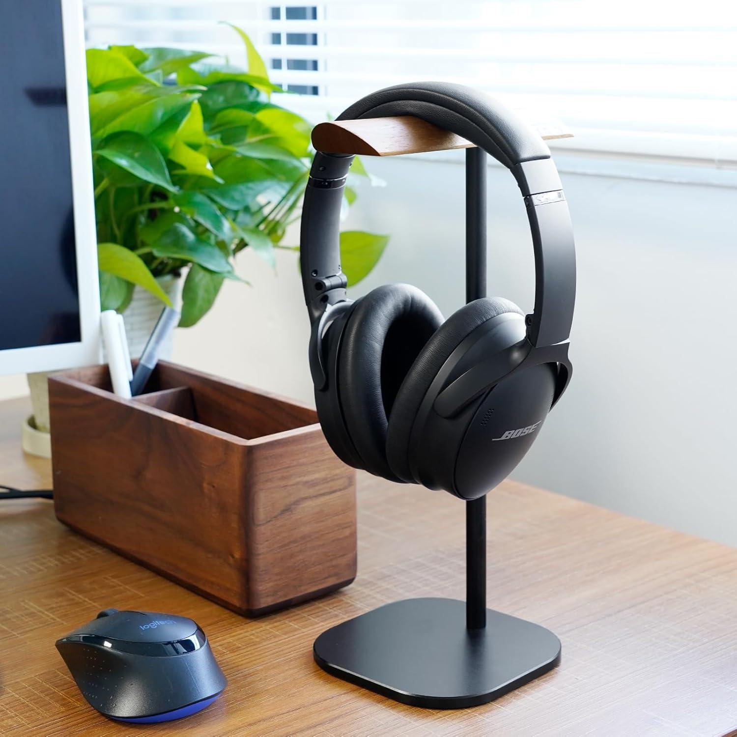 Soporte para Auriculares GEVO de Madera de Nogal y Aluminio