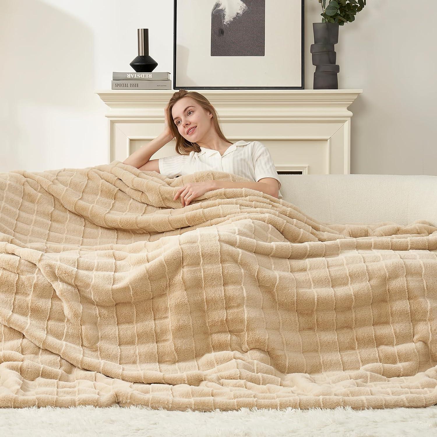 Manta de Pelaje Falso Cozy Bliss Beige 127x152 cm Suave y Cálida