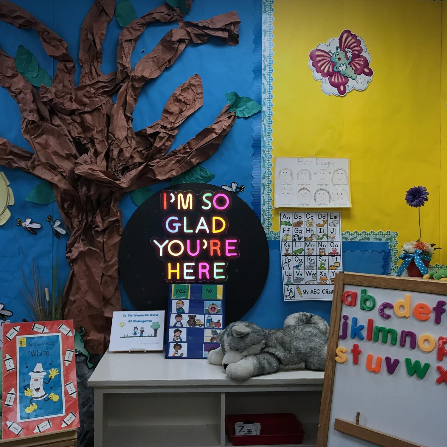 Letrero de neón LED GleamNeon 'Estoy tan feliz de que estés aquí'