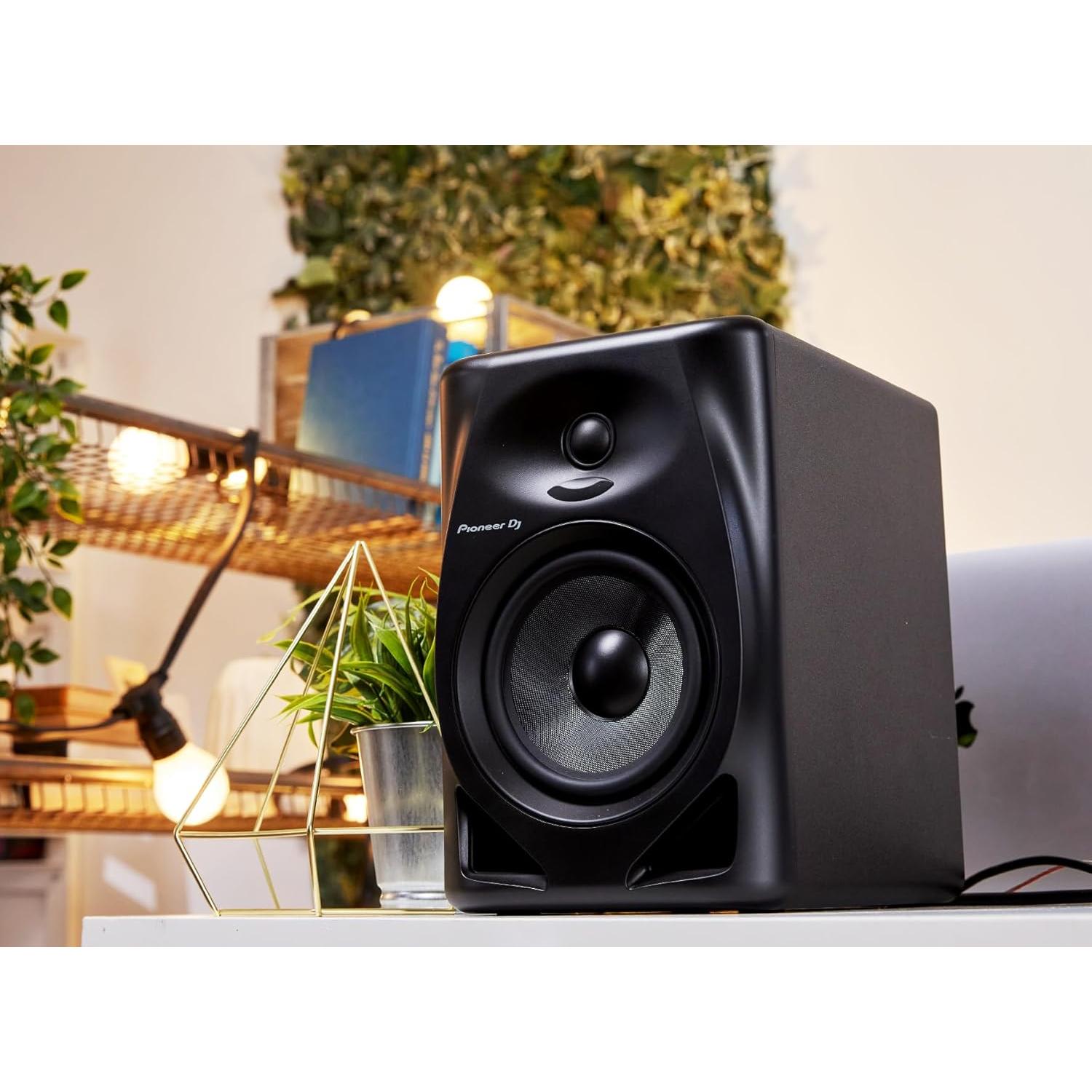 Monitores Activos Pioneer DM-50D 5" con Cables TRS Profesionales