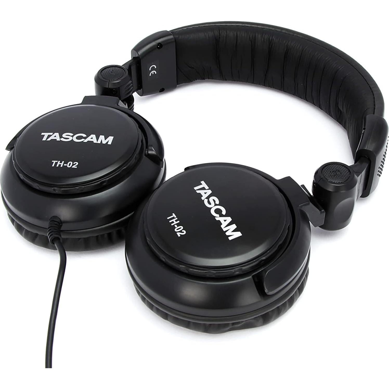 TASCAM Mixcast 4 + Auriculares TH-02-B para Podcasting