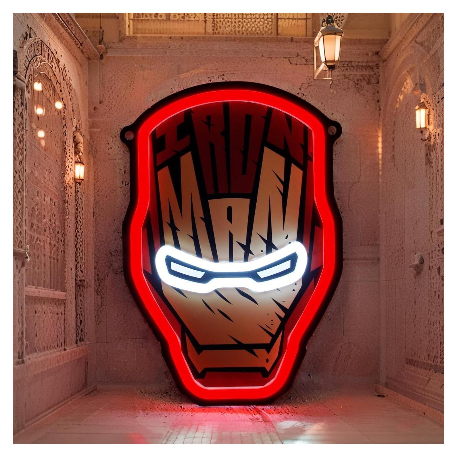 Luz de Neón LED Ironman 30x20.3 cm con Brillo Ajustable