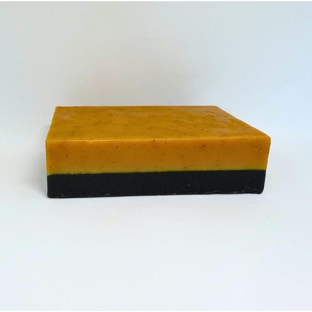 Jabón de Cúrcuma y Carbón Activado Soap Body Shop 113 g