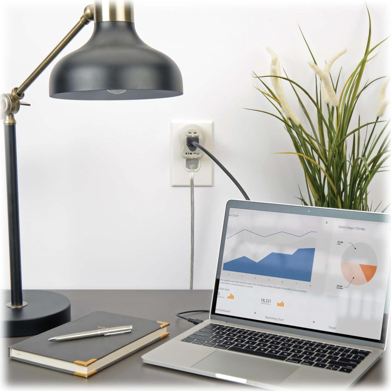 Protector de Sobretensión Tripp Lite SPIKECUBE 600 Julios