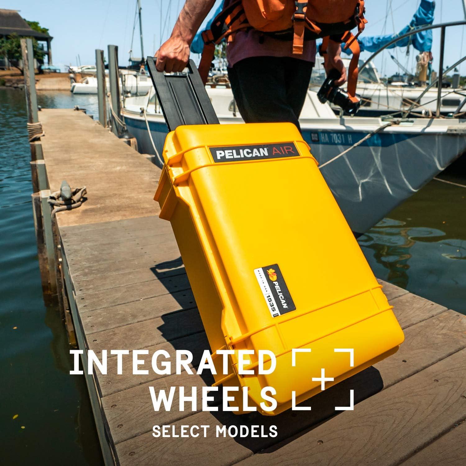 Maleta Pelican Air 1535 Sin Espuma Negra 55.8x22.8x30.4cm