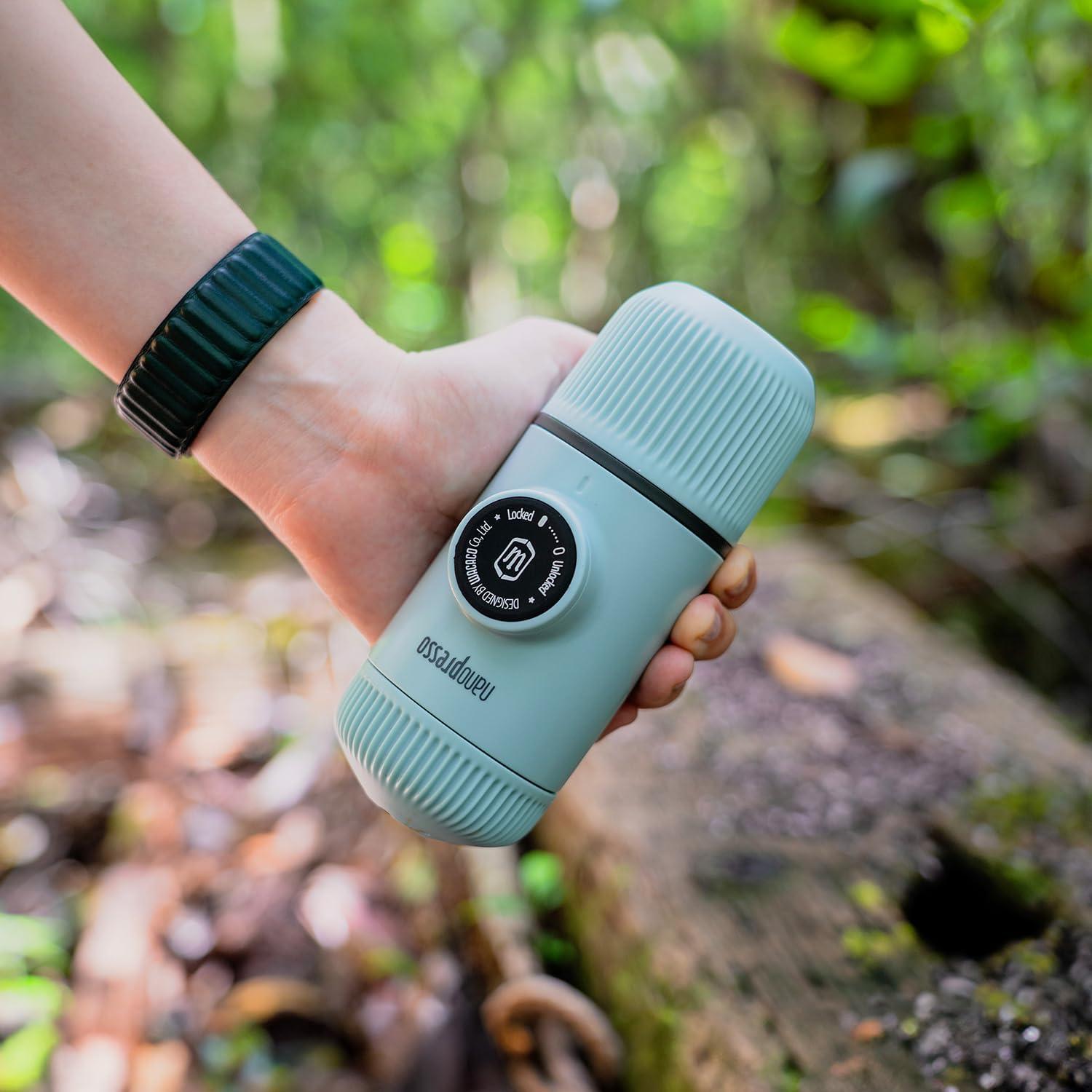 Máquina de Espresso Portátil WACACO Nanopresso con Funda Azul