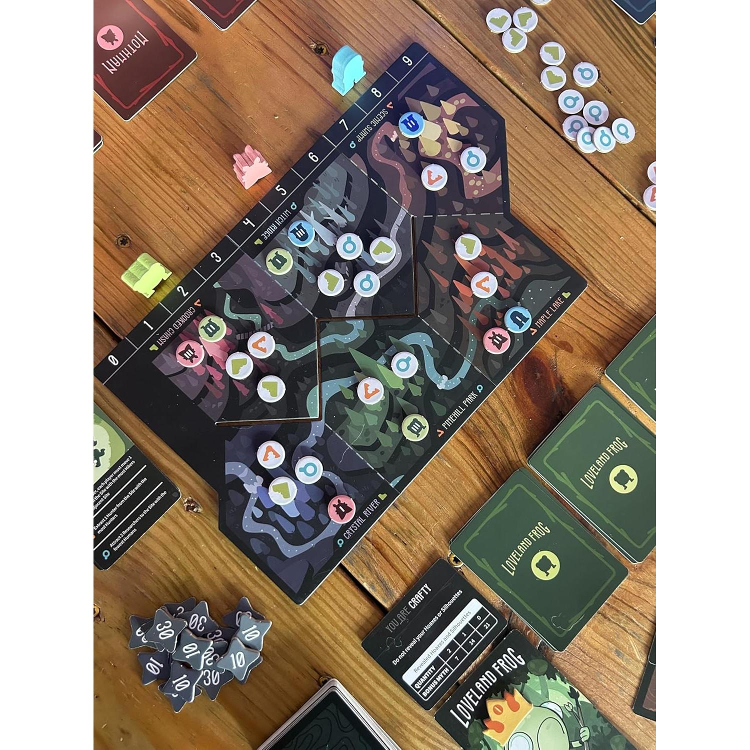 Juego de Cartas Críptidos Torcidos TeeTurtle - Estrategia 2-4 Jugadores