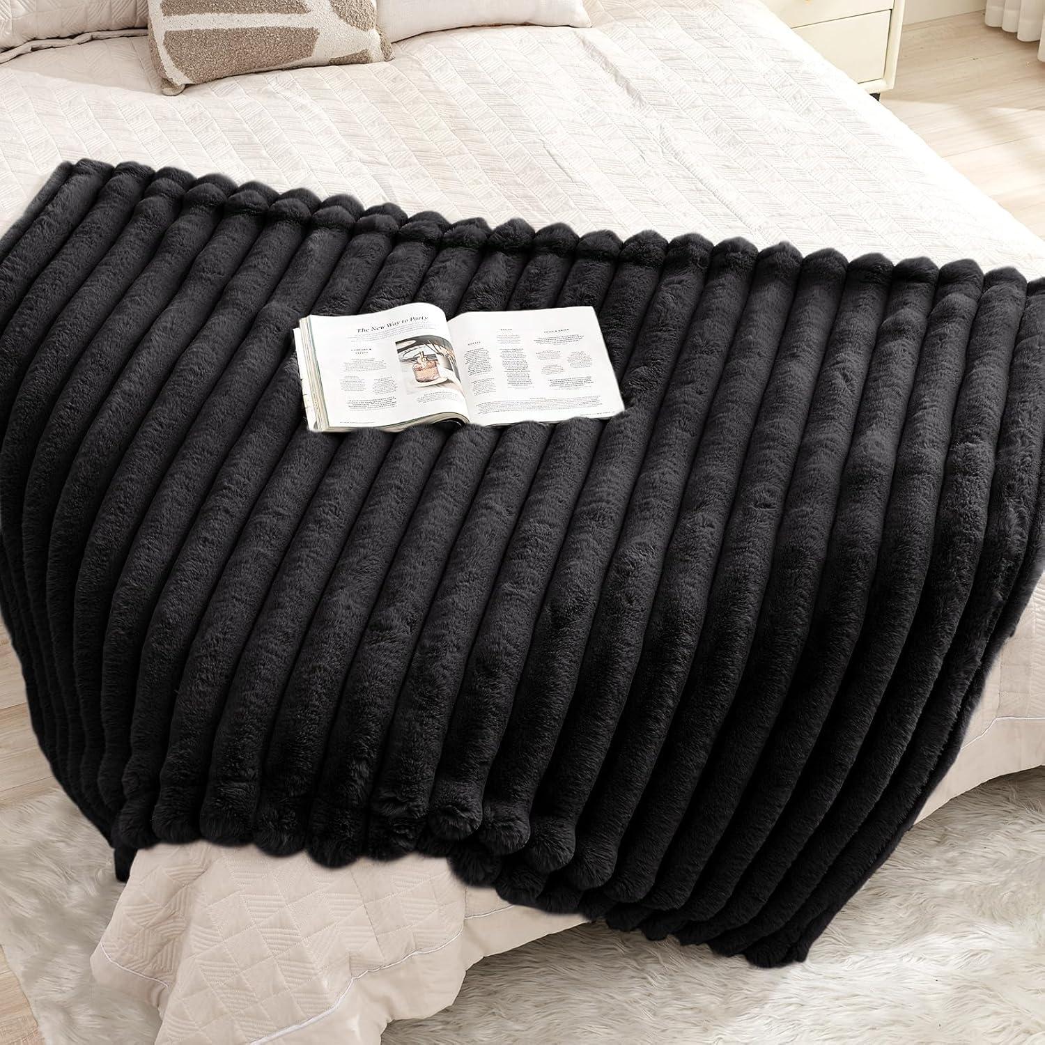 Manta de Piel Sintética VFROO 127x152 cm Negra con Rayas