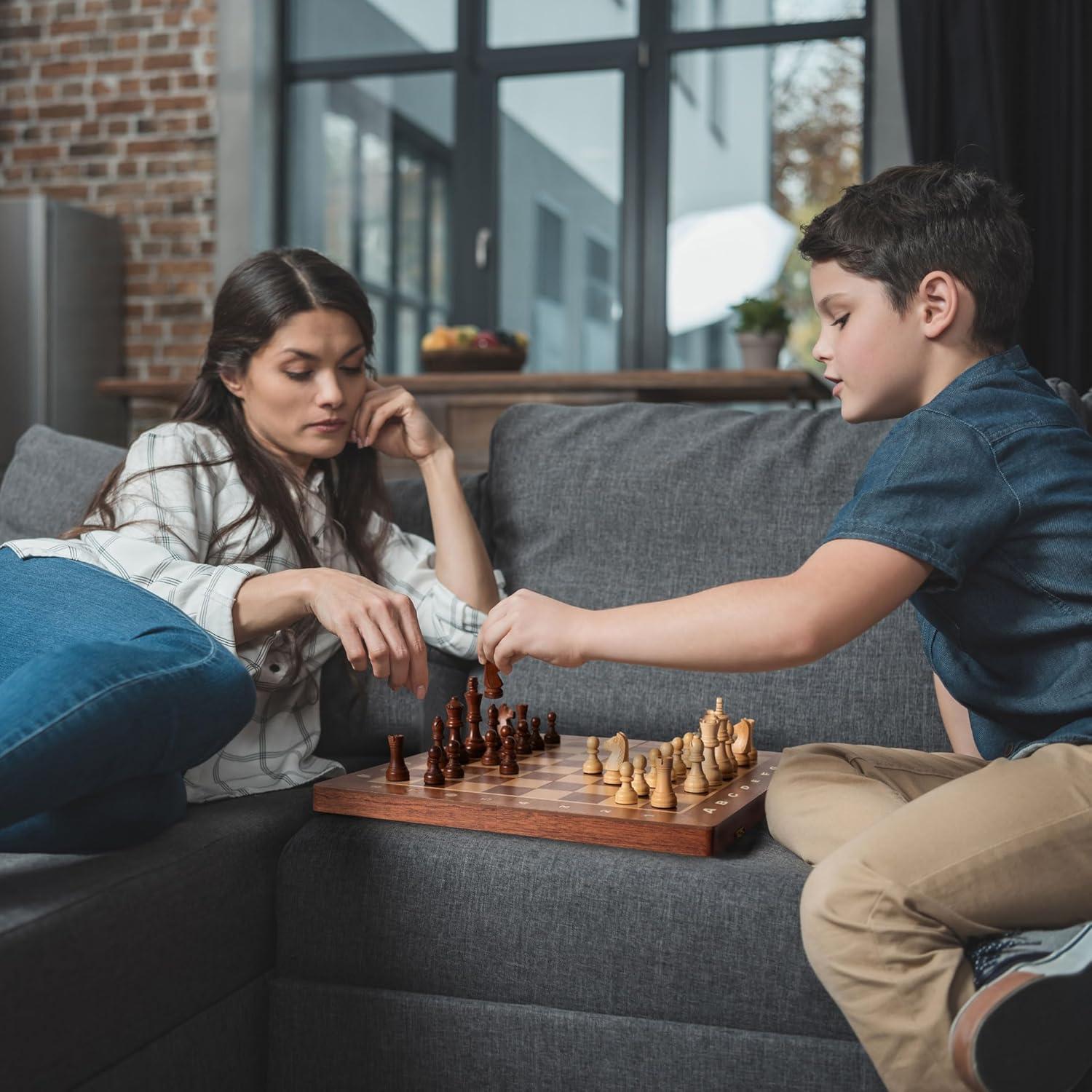 Juego de Ajedrez de Madera Husaria No. 4 con 2 Reinas Extra