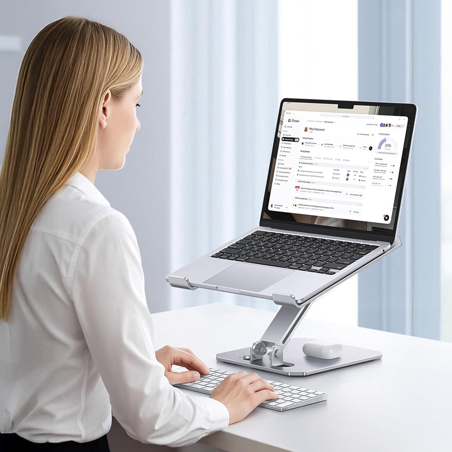 Soporte para Laptop OMOTON Ajustable Ergonómico Aluminio 39.62 cm