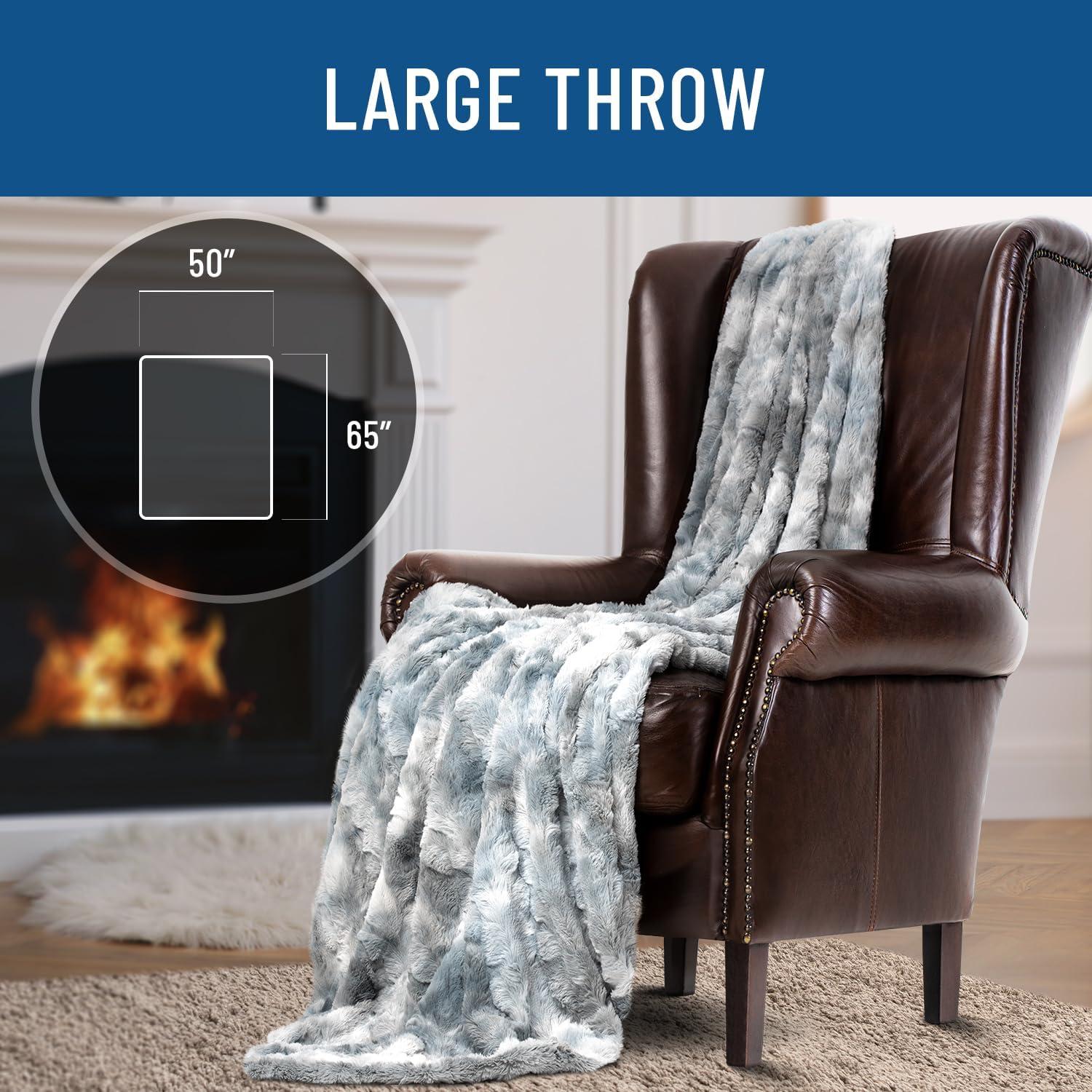 Manta de piel sintética azul ártico Everlasting Comfort 127x165cm