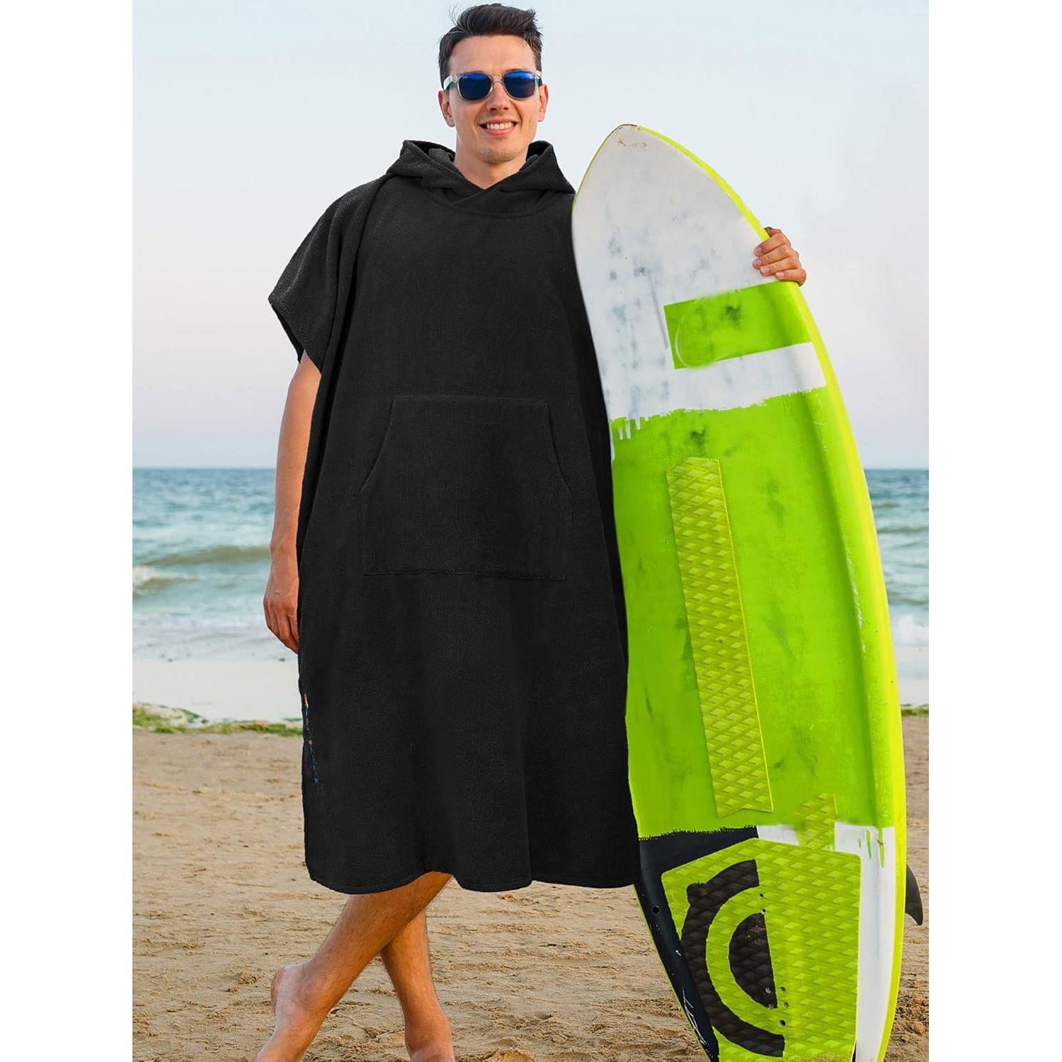Poncho de Surf SUN CUBE Negro con Capucha y Bolsillo