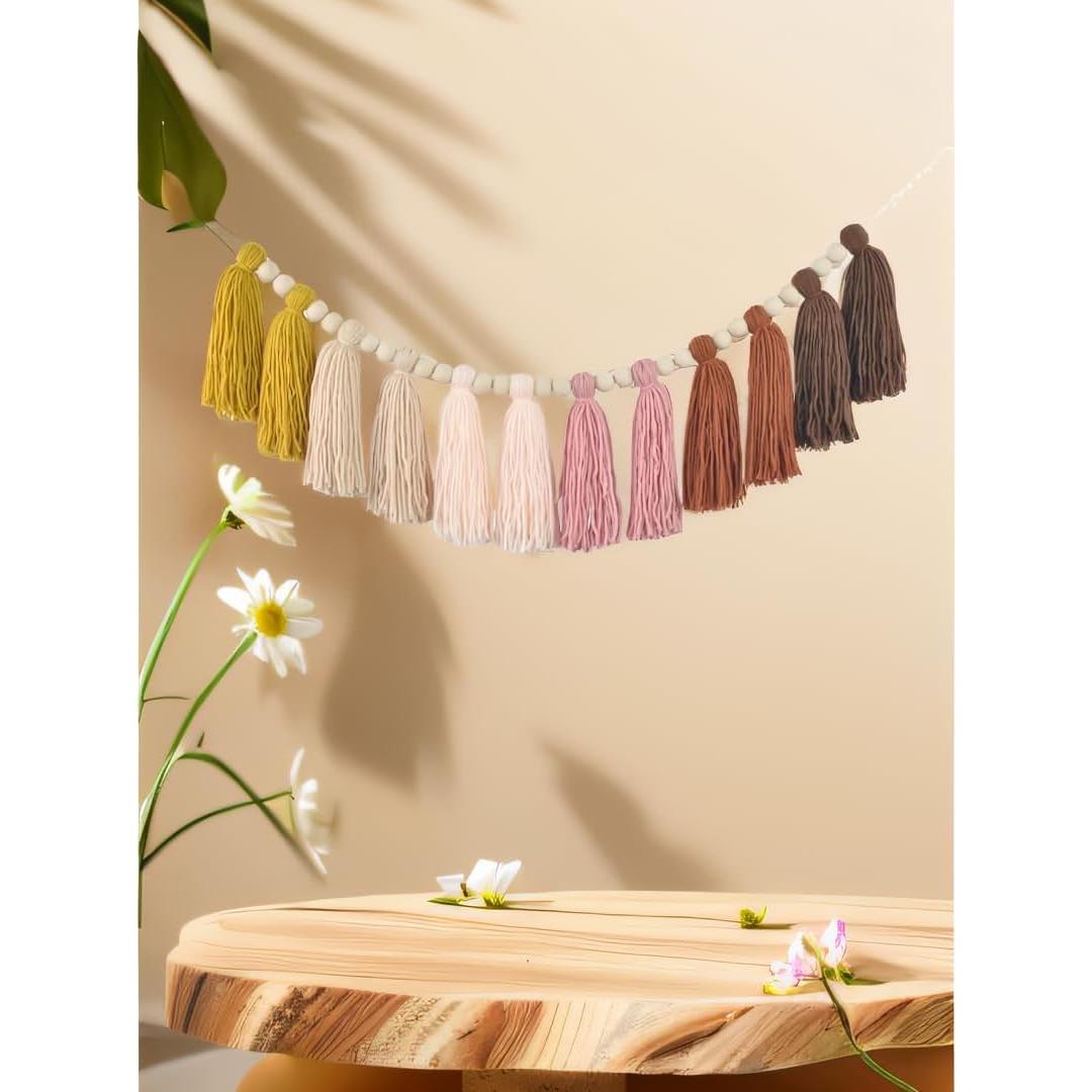 Guirnalda de Borlas Arcoíris Pastel con Perlas de Madera